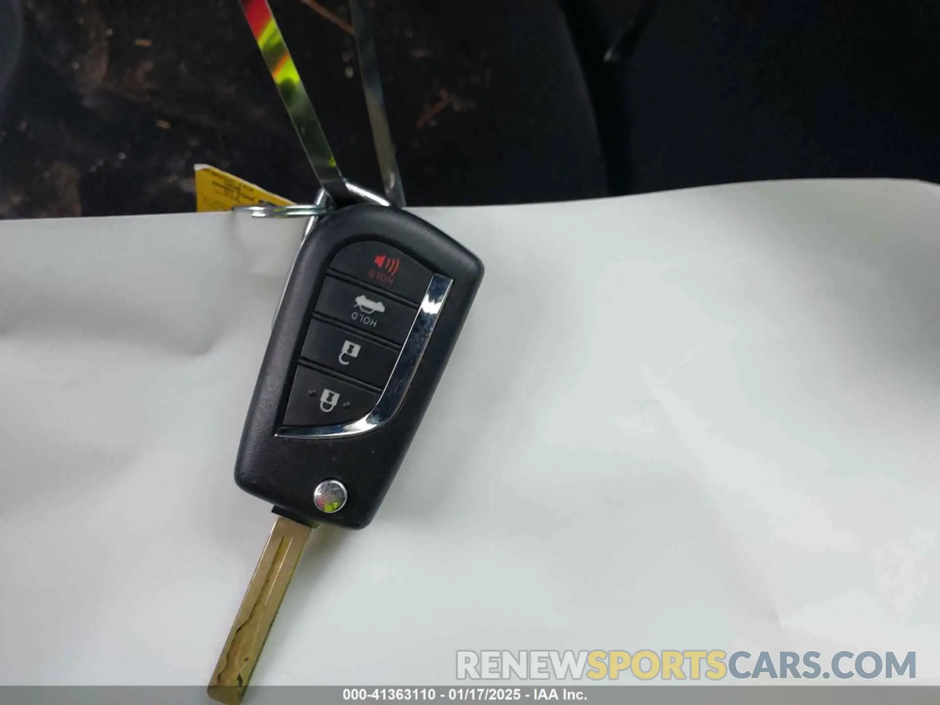 11 Photograph of a damaged car 4T1G11AK3LU944076 TOYOTA CAMRY 2020