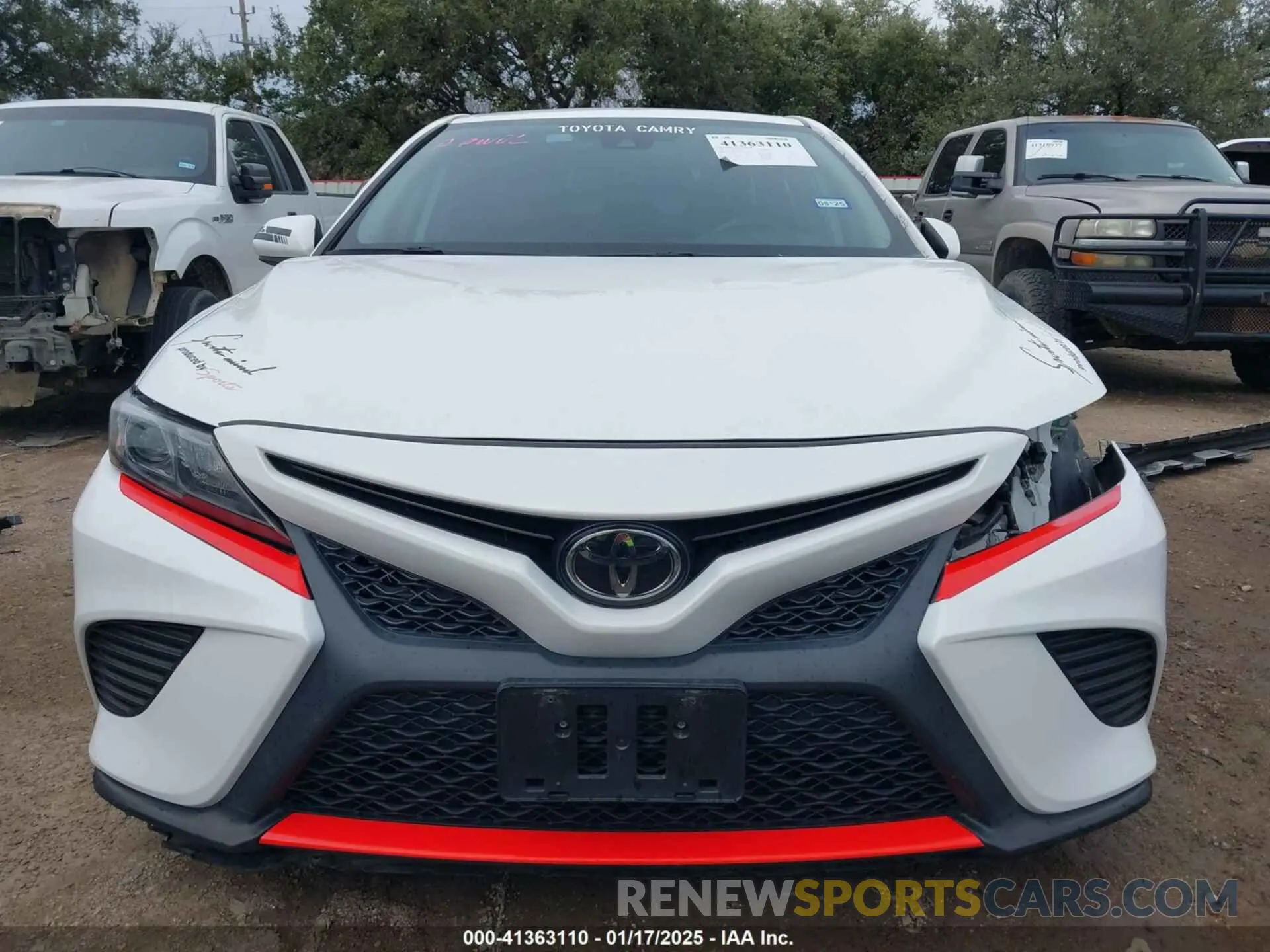 13 Photograph of a damaged car 4T1G11AK3LU944076 TOYOTA CAMRY 2020