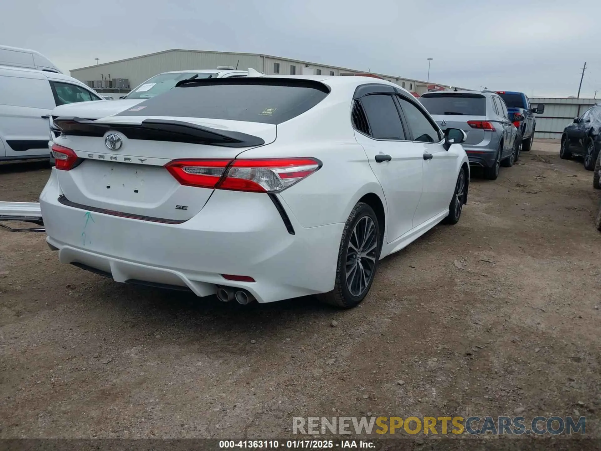 4 Photograph of a damaged car 4T1G11AK3LU944076 TOYOTA CAMRY 2020