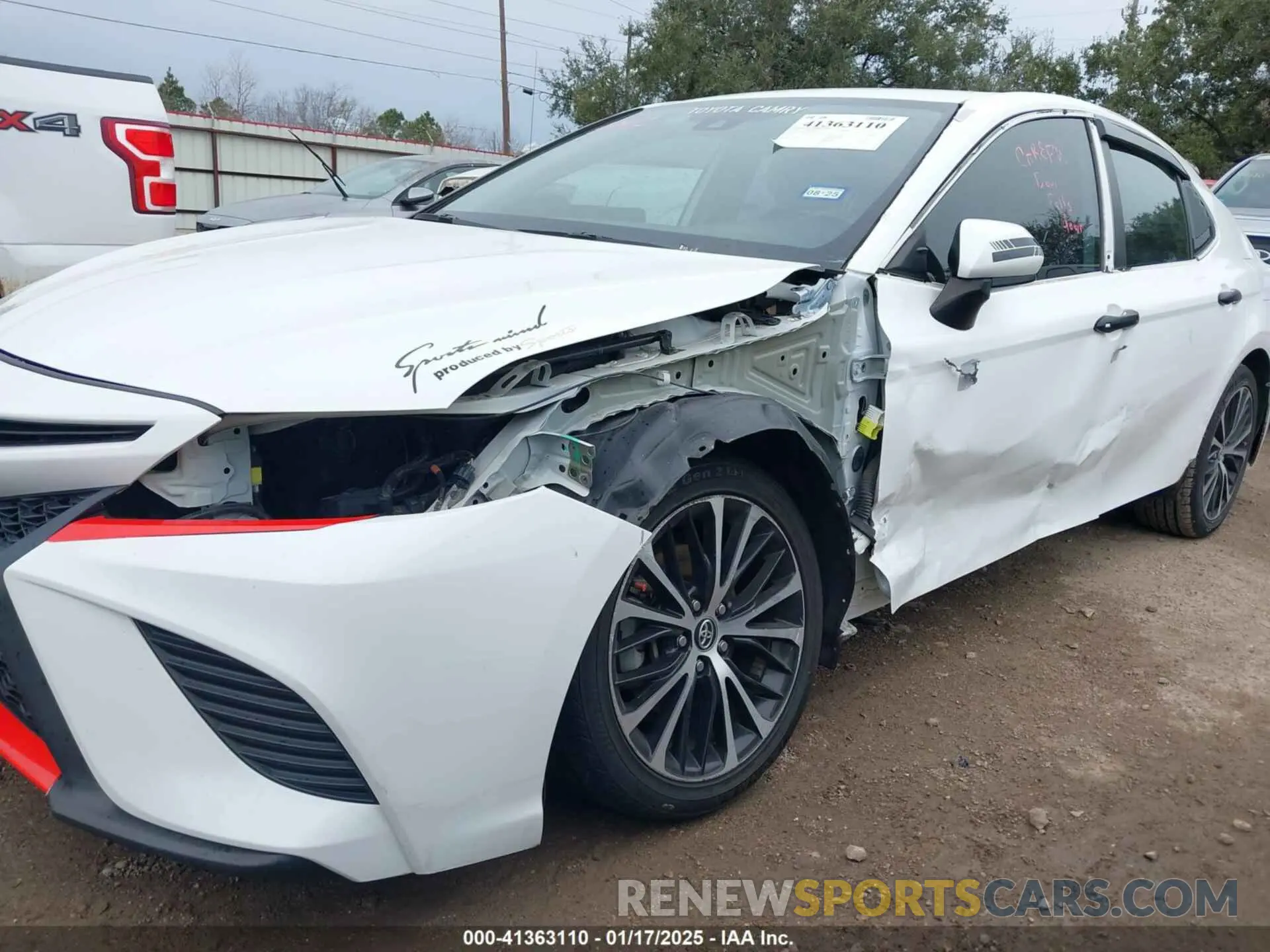 6 Photograph of a damaged car 4T1G11AK3LU944076 TOYOTA CAMRY 2020