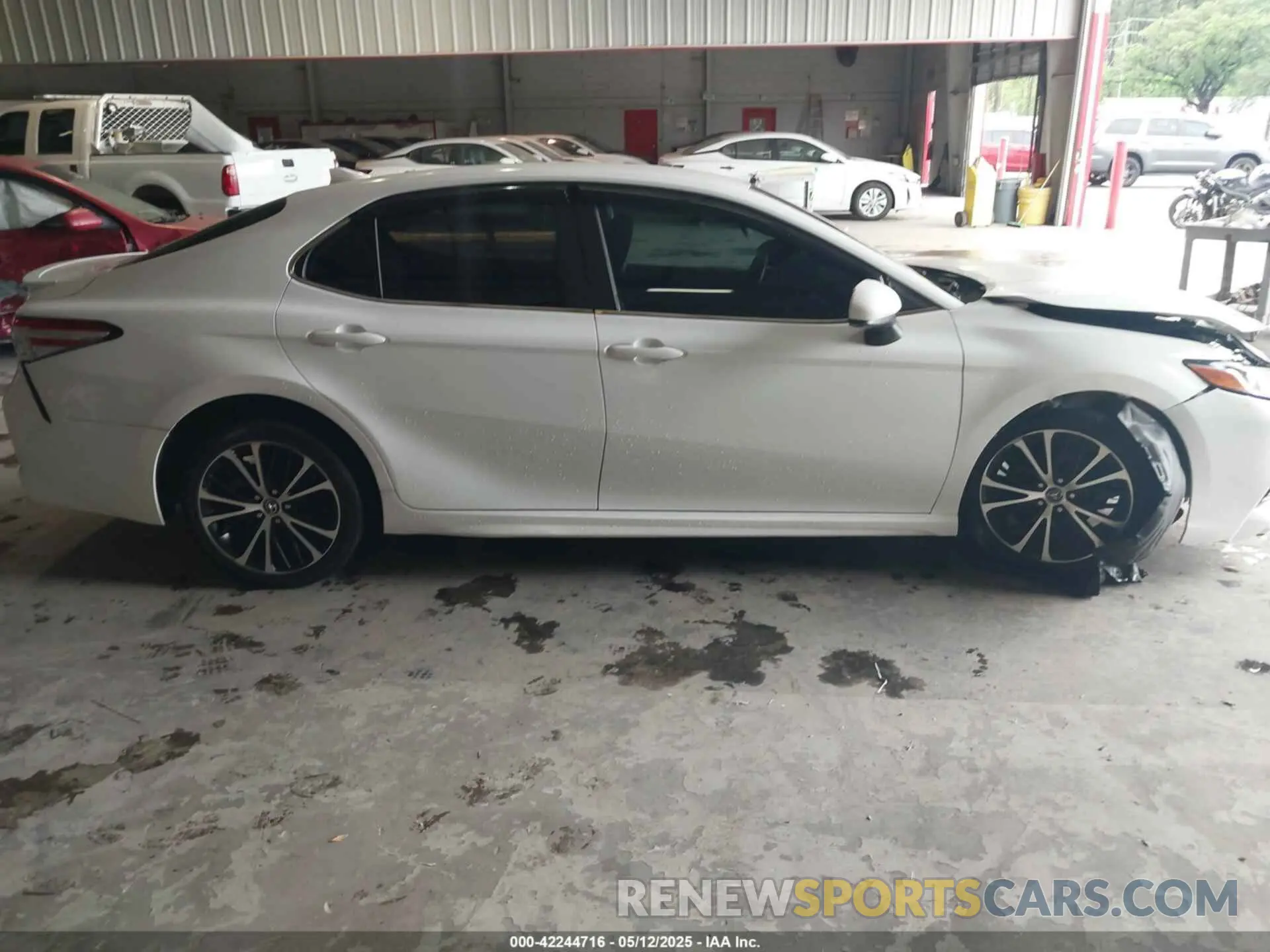 13 Photograph of a damaged car 4T1G11AK3LU944899 TOYOTA CAMRY 2020