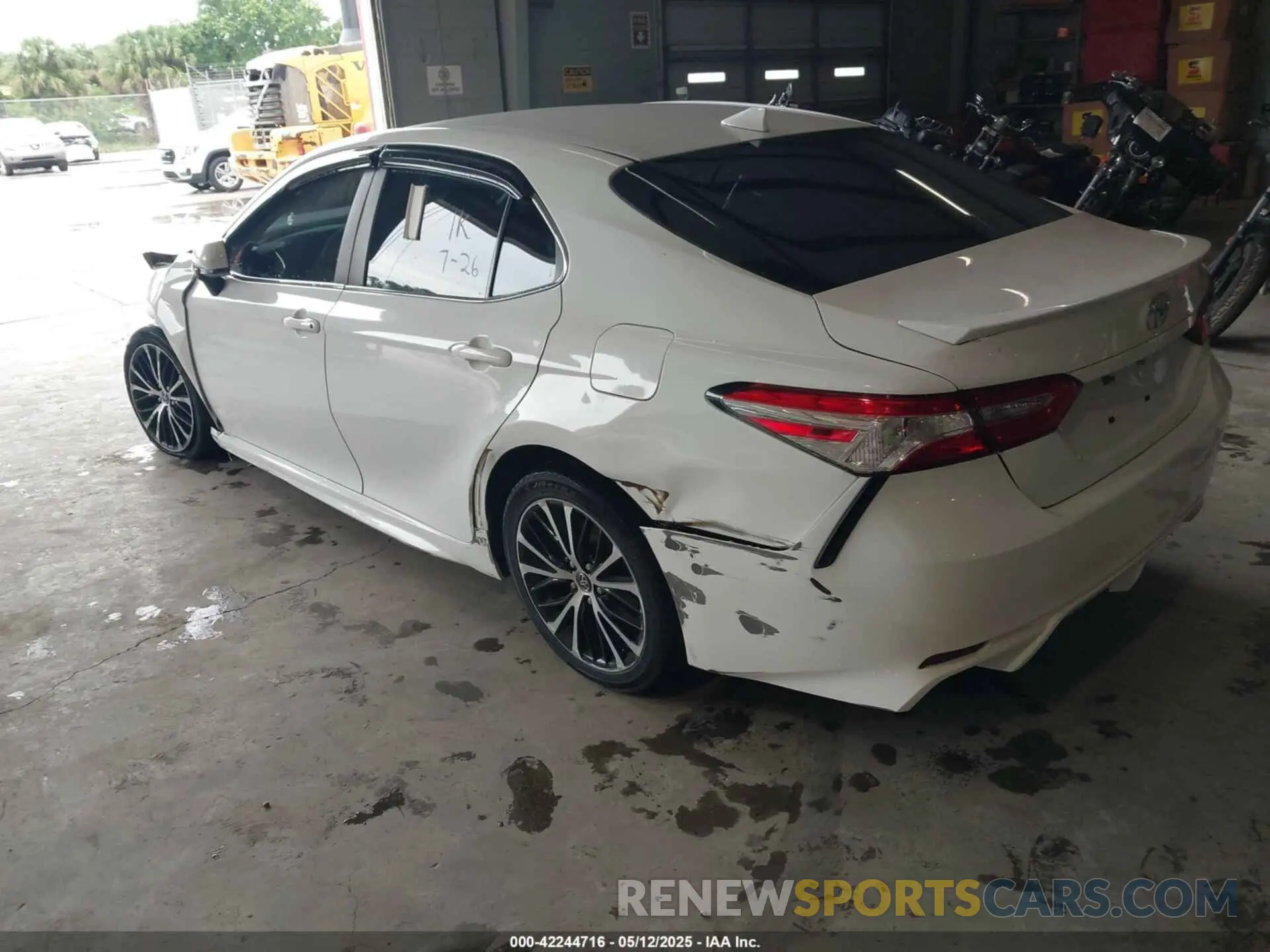 3 Photograph of a damaged car 4T1G11AK3LU944899 TOYOTA CAMRY 2020