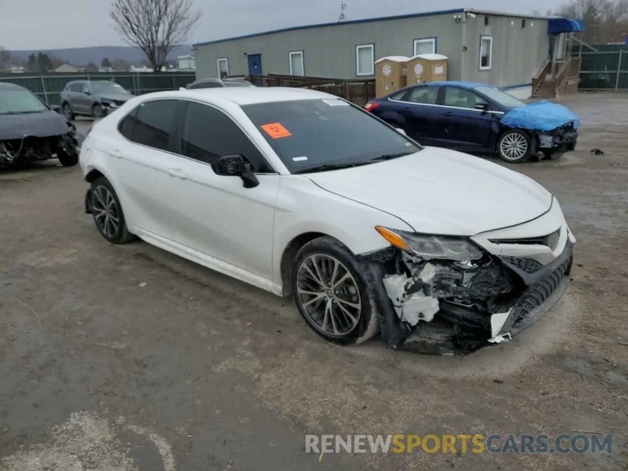 4 Фотография поврежденного автомобиля 4T1G11AK3LU946006 TOYOTA CAMRY 2020