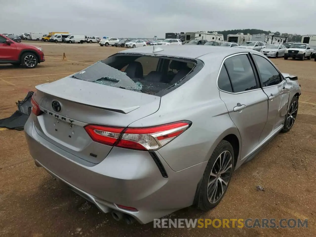 4 Photograph of a damaged car 4T1G11AK3LU952128 TOYOTA CAMRY 2020
