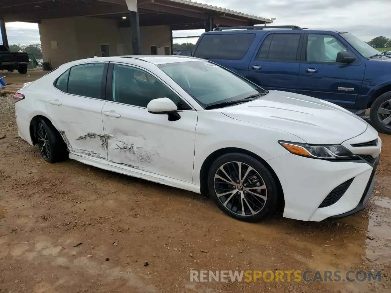 4 Photograph of a damaged car 4T1G11AK3LU955823 TOYOTA CAMRY 2020