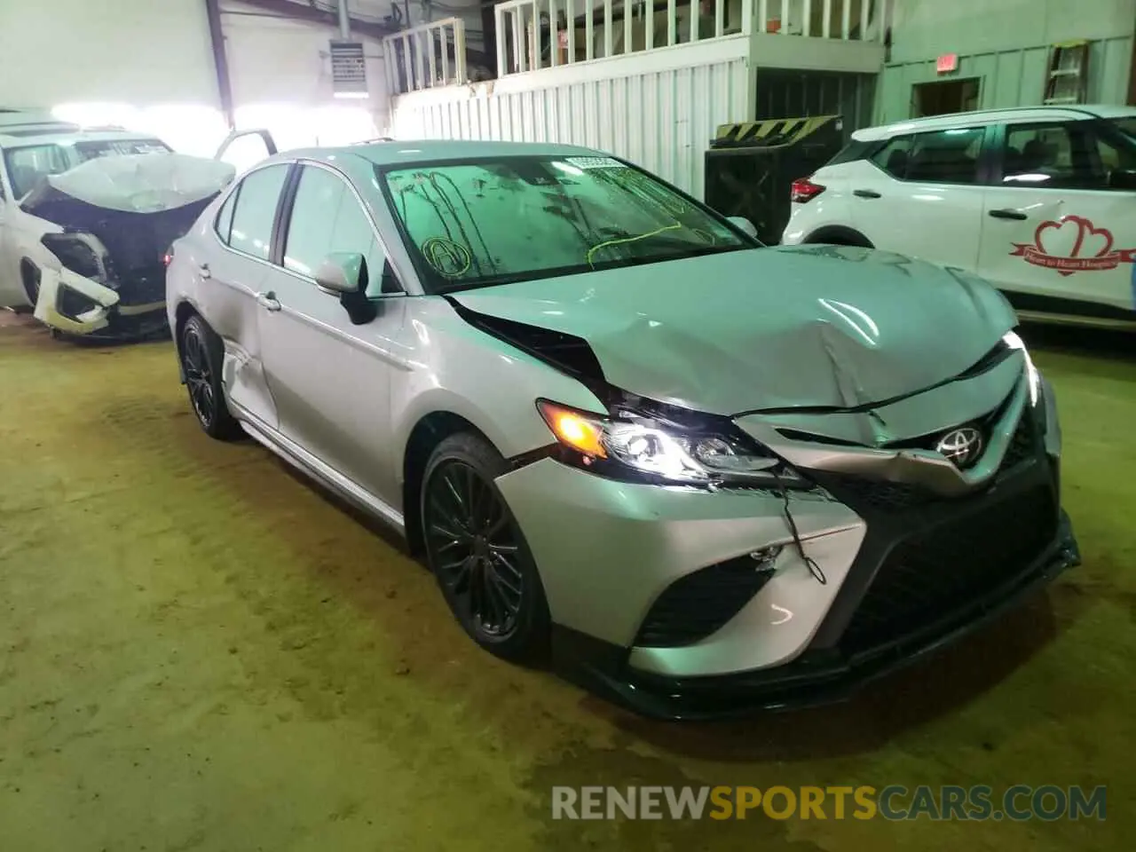 1 Photograph of a damaged car 4T1G11AK3LU984738 TOYOTA CAMRY 2020