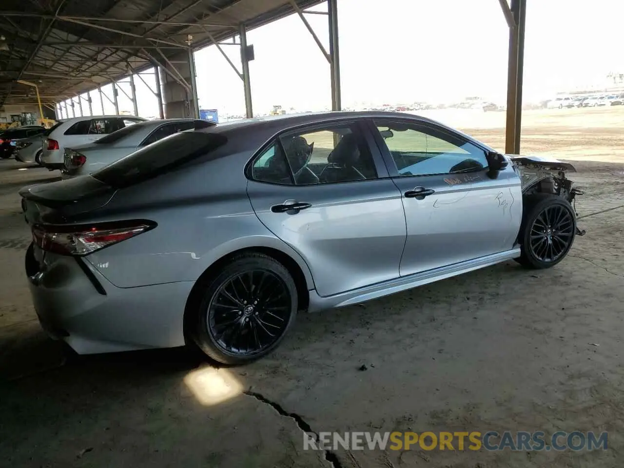 3 Фотография поврежденного автомобиля 4T1G11AK4LU302224 TOYOTA CAMRY 2020