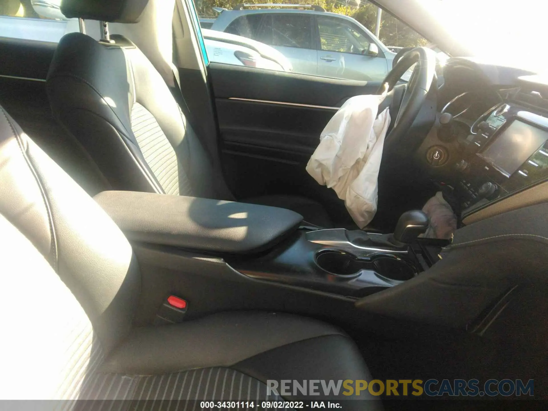 5 Photograph of a damaged car 4T1G11AK4LU317158 TOYOTA CAMRY 2020