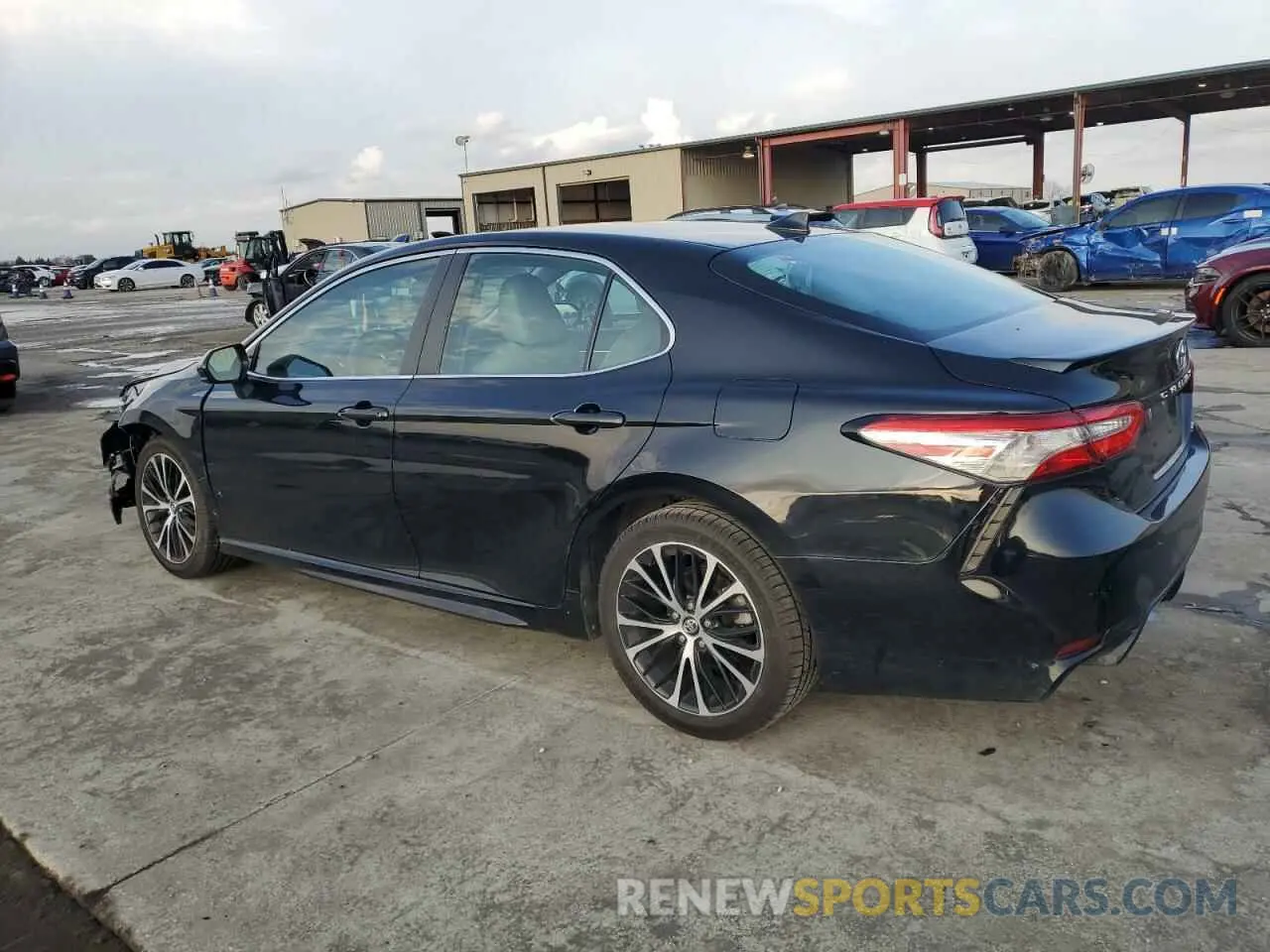 2 Фотография поврежденного автомобиля 4T1G11AK4LU317189 TOYOTA CAMRY 2020