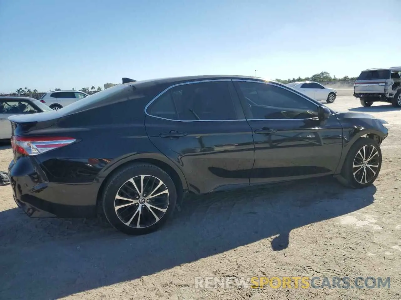 3 Фотография поврежденного автомобиля 4T1G11AK4LU320500 TOYOTA CAMRY 2020