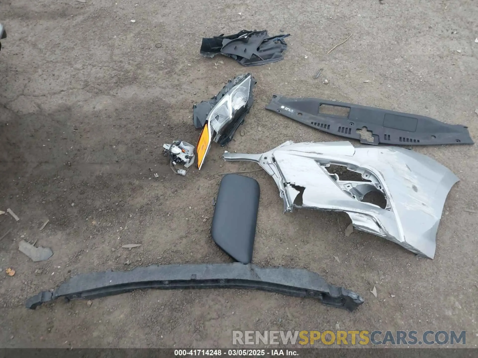 12 Photograph of a damaged car 4T1G11AK4LU323963 TOYOTA CAMRY 2020