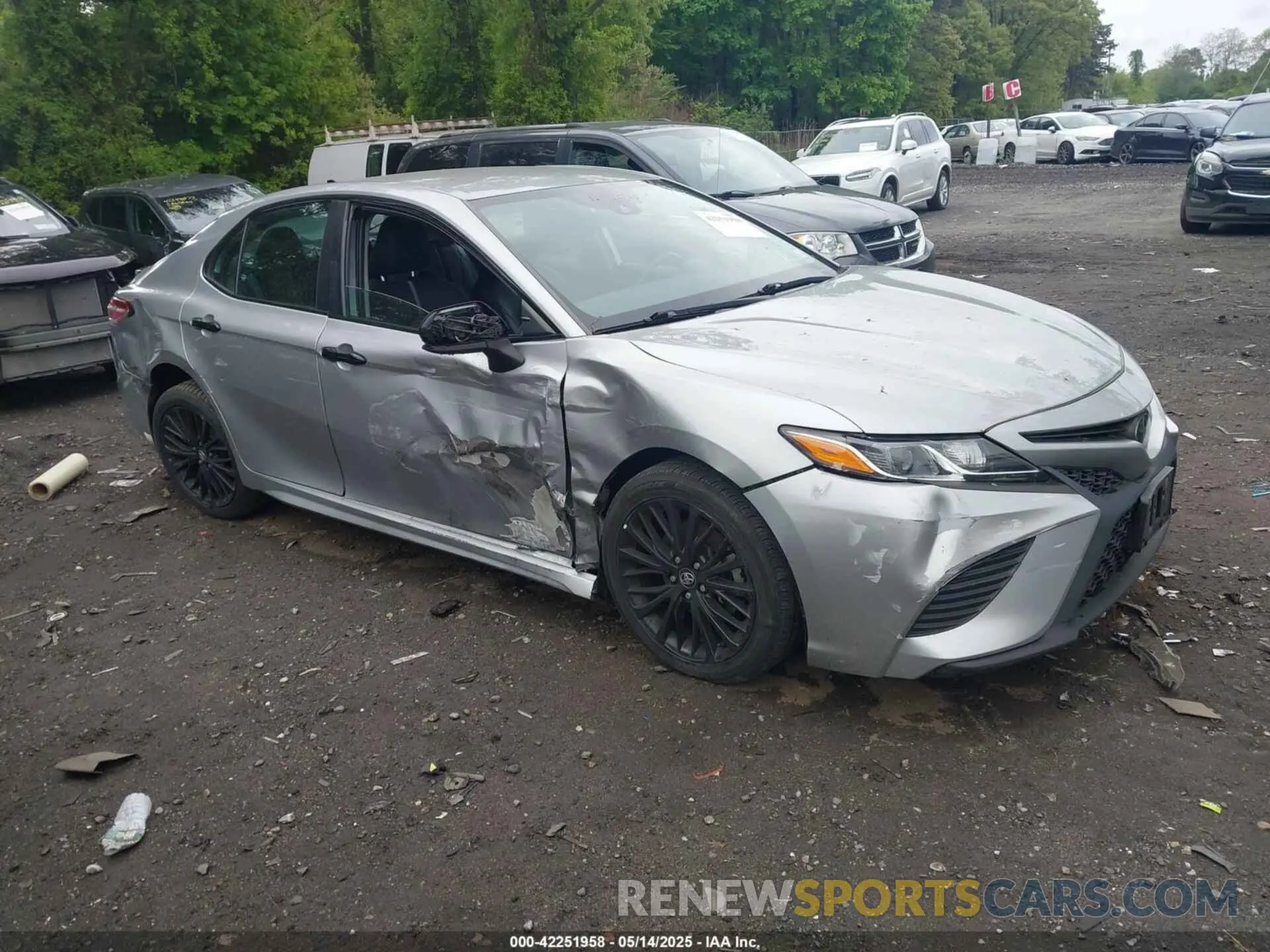 1 Photograph of a damaged car 4T1G11AK4LU325633 TOYOTA CAMRY 2020