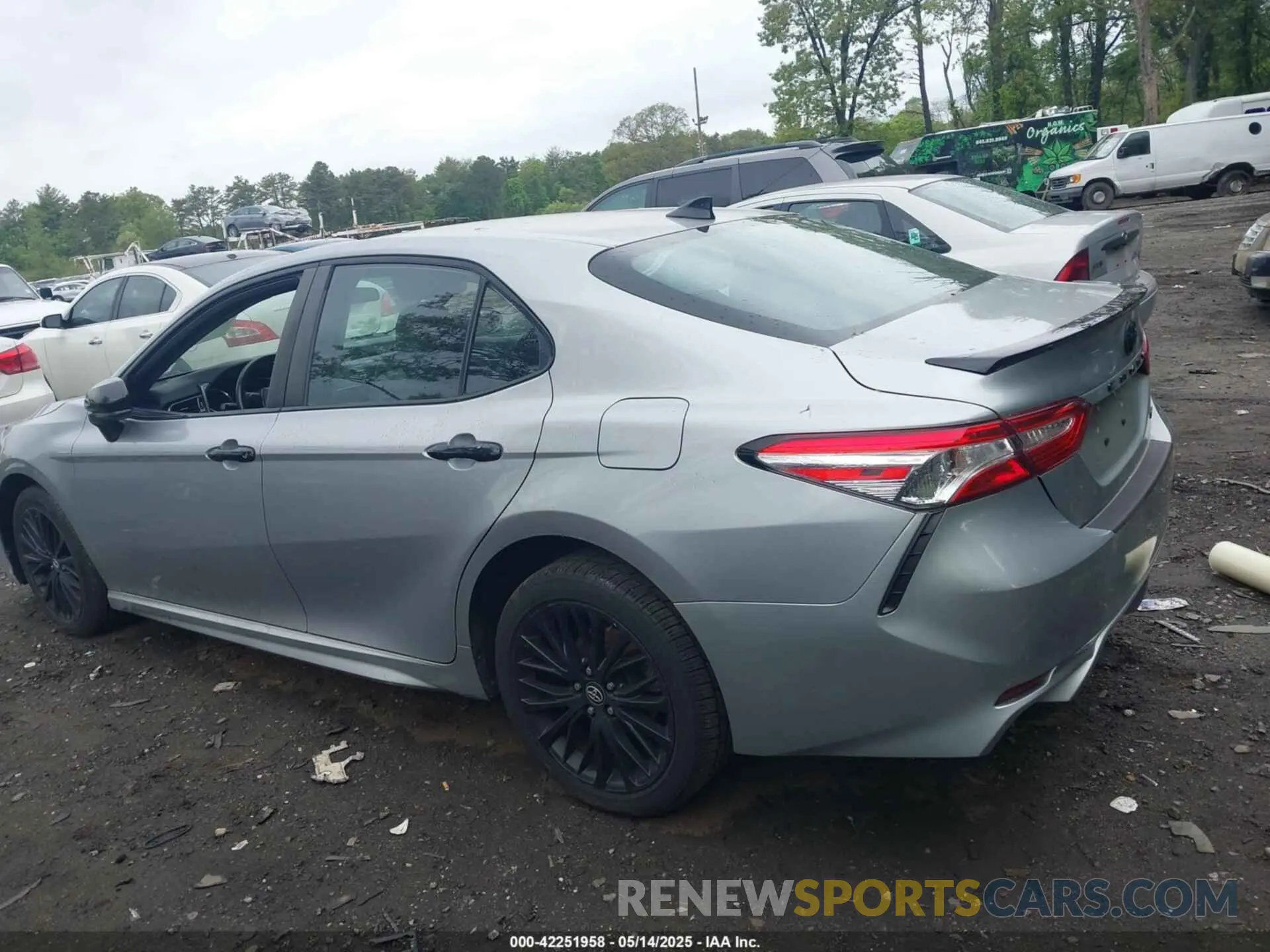 14 Photograph of a damaged car 4T1G11AK4LU325633 TOYOTA CAMRY 2020