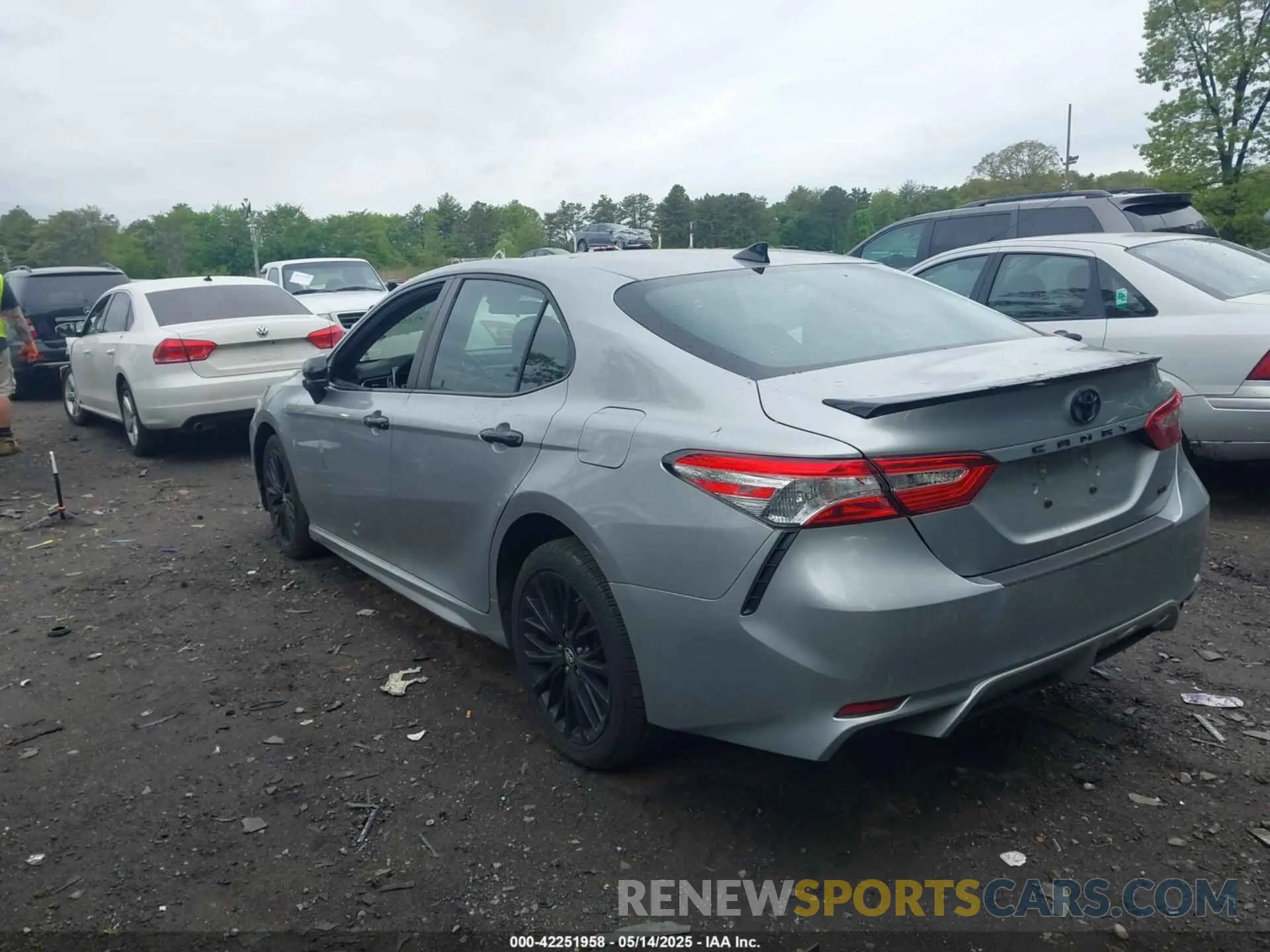 3 Photograph of a damaged car 4T1G11AK4LU325633 TOYOTA CAMRY 2020