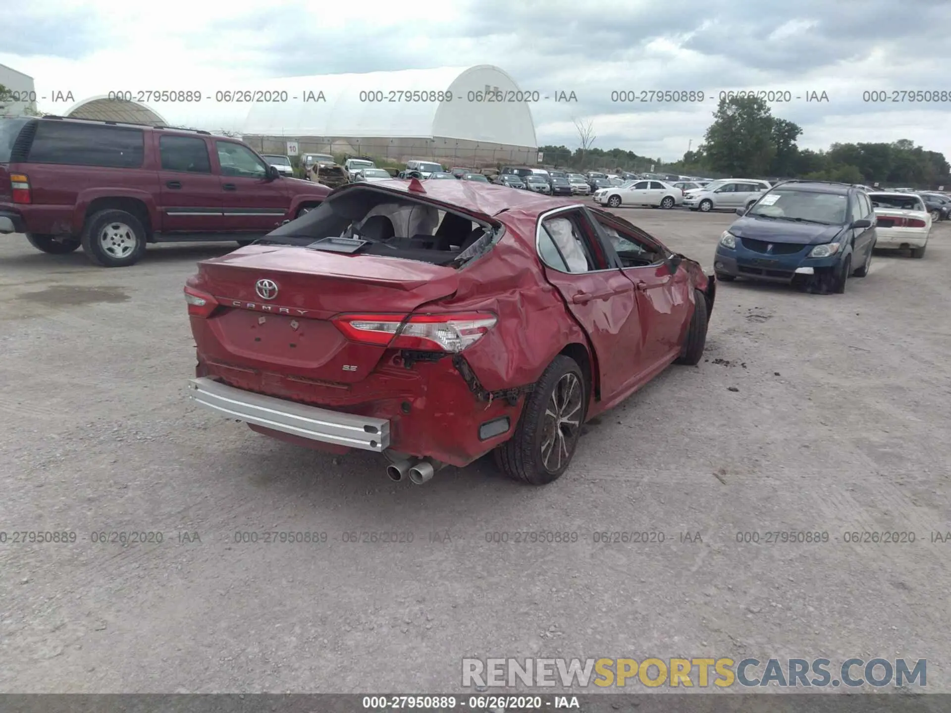 4 Photograph of a damaged car 4T1G11AK4LU338088 TOYOTA CAMRY 2020