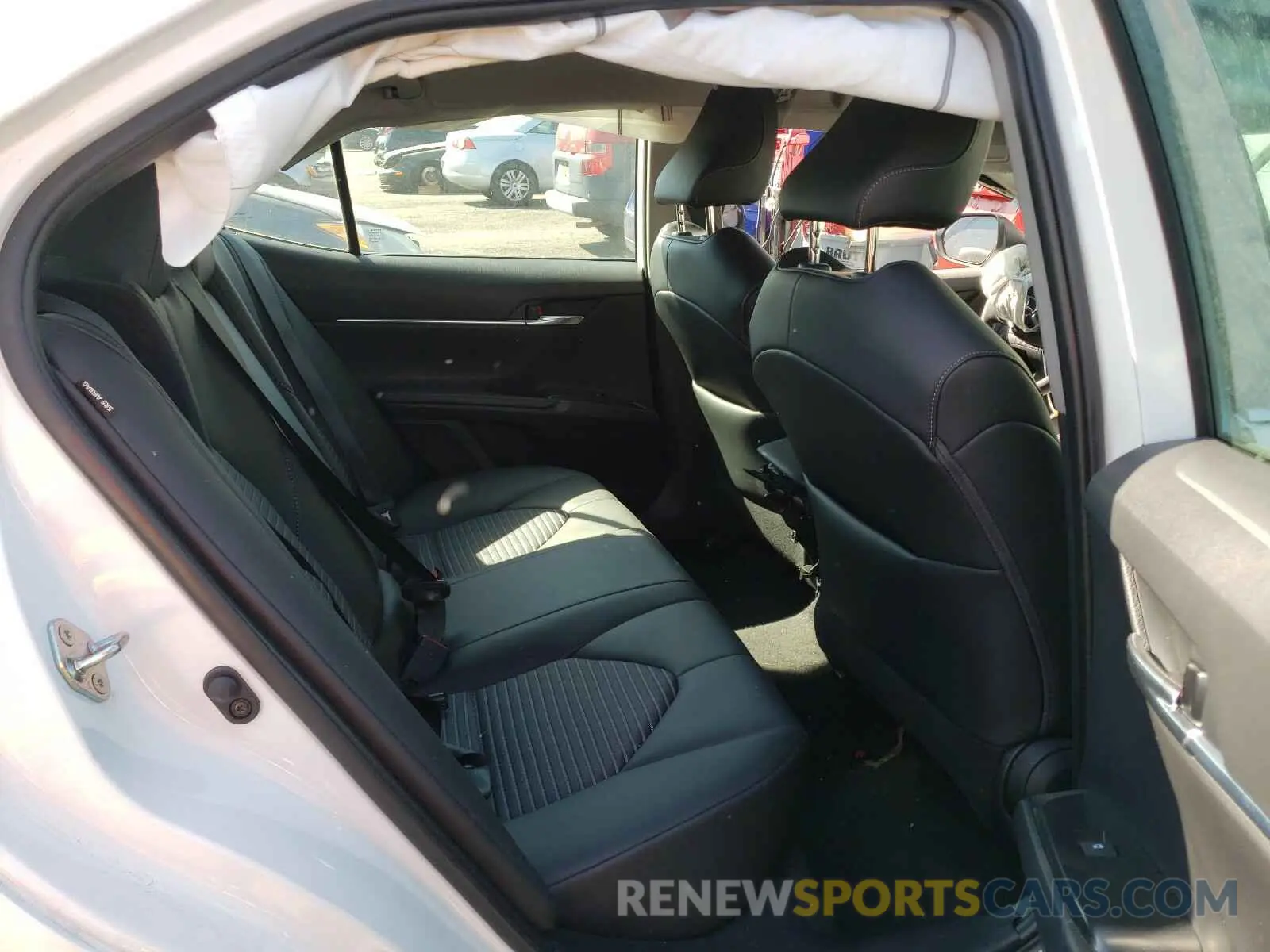 6 Photograph of a damaged car 4T1G11AK4LU339581 TOYOTA CAMRY 2020
