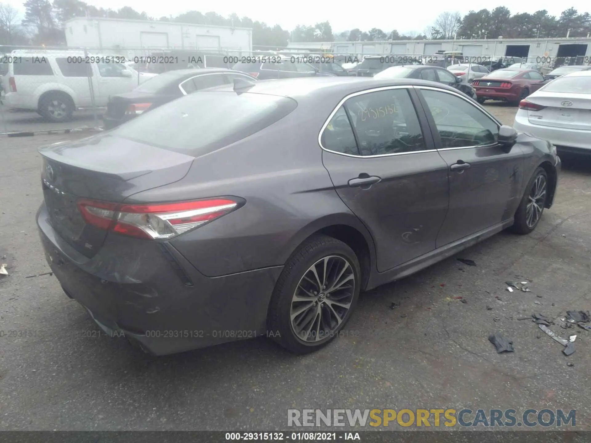 4 Photograph of a damaged car 4T1G11AK4LU342528 TOYOTA CAMRY 2020