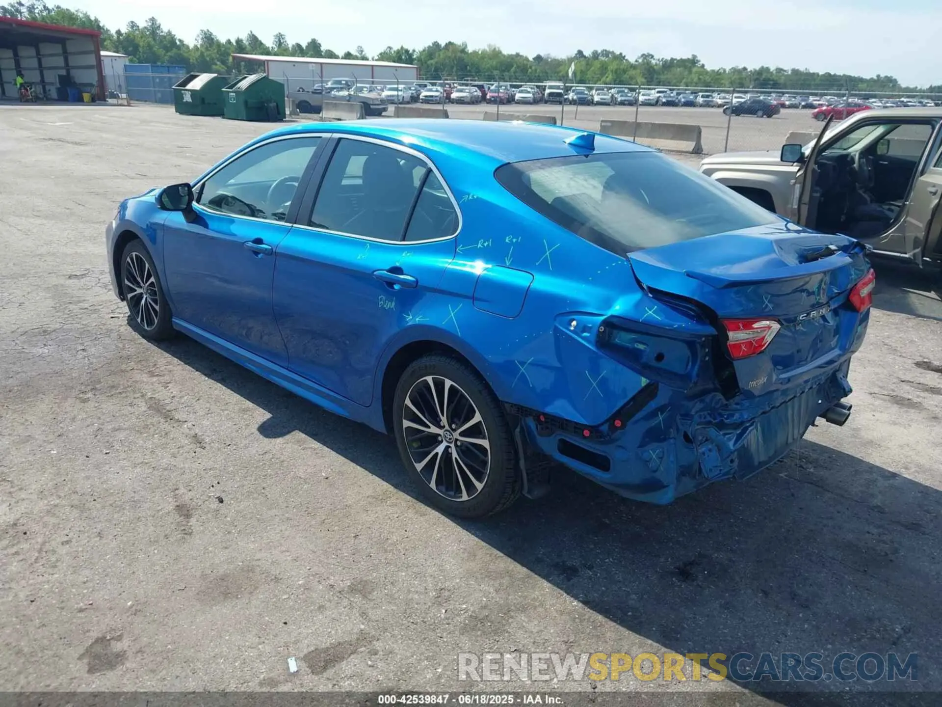 3 Фотография поврежденного автомобиля 4T1G11AK4LU343906 TOYOTA CAMRY 2020