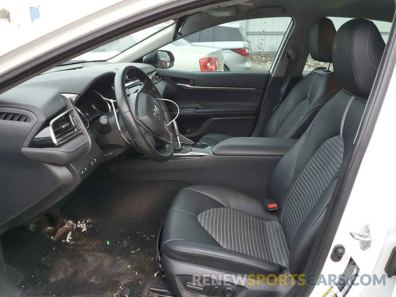 7 Photograph of a damaged car 4T1G11AK4LU347132 TOYOTA CAMRY 2020