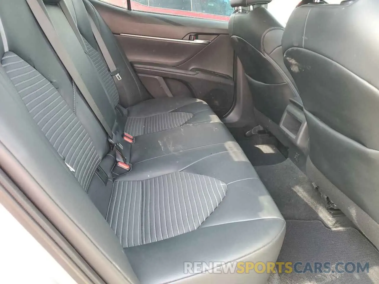10 Фотография поврежденного автомобиля 4T1G11AK4LU354050 TOYOTA CAMRY 2020