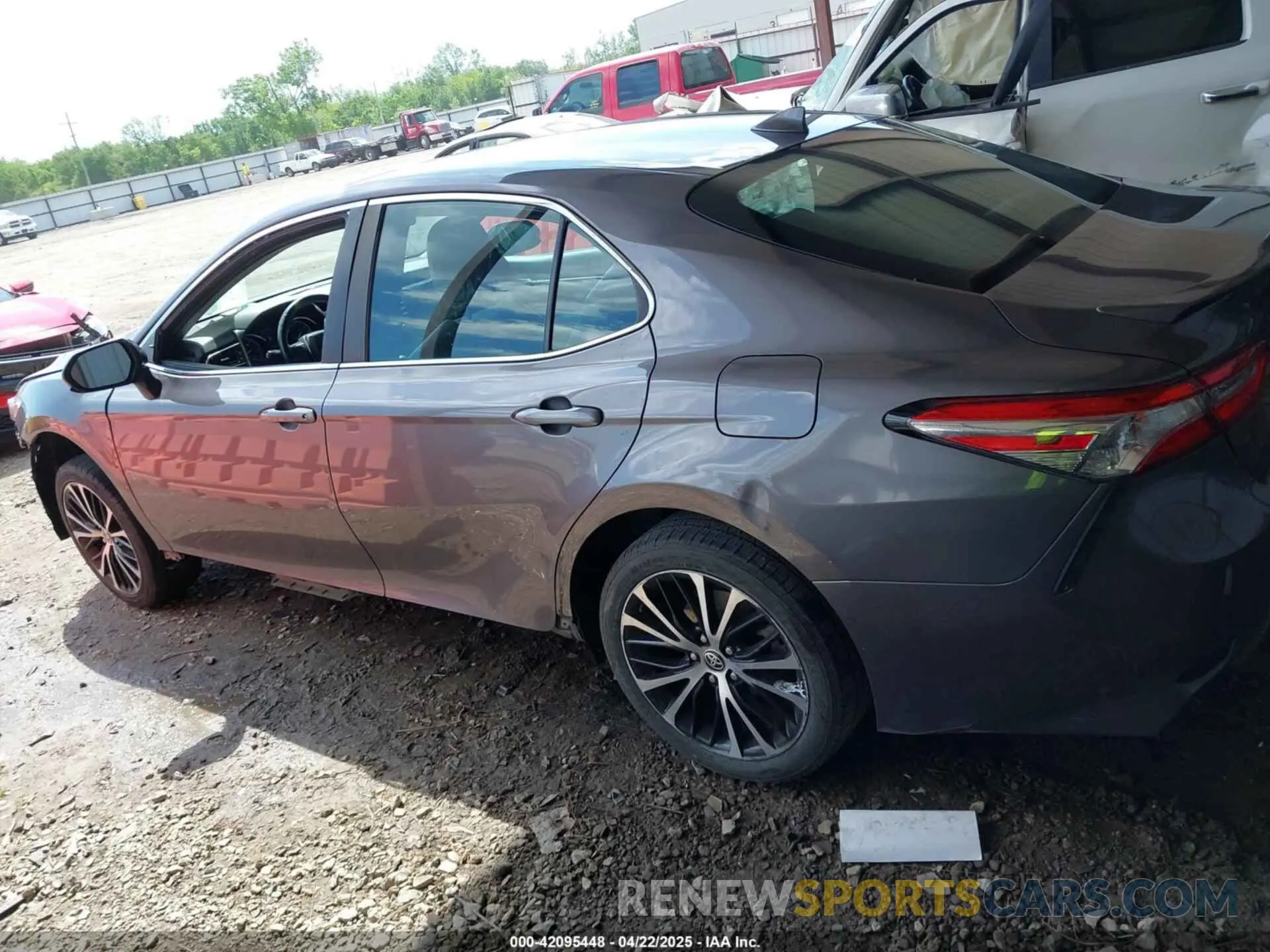 19 Photograph of a damaged car 4T1G11AK4LU358180 TOYOTA CAMRY 2020