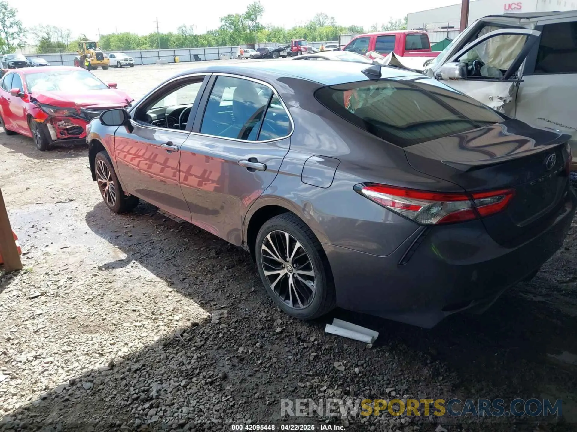 3 Photograph of a damaged car 4T1G11AK4LU358180 TOYOTA CAMRY 2020