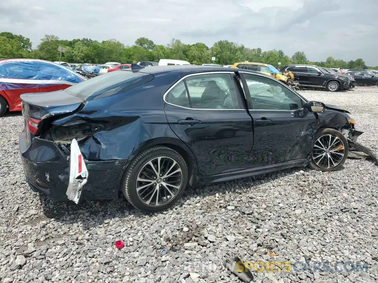 3 Фотография поврежденного автомобиля 4T1G11AK4LU860784 TOYOTA CAMRY 2020