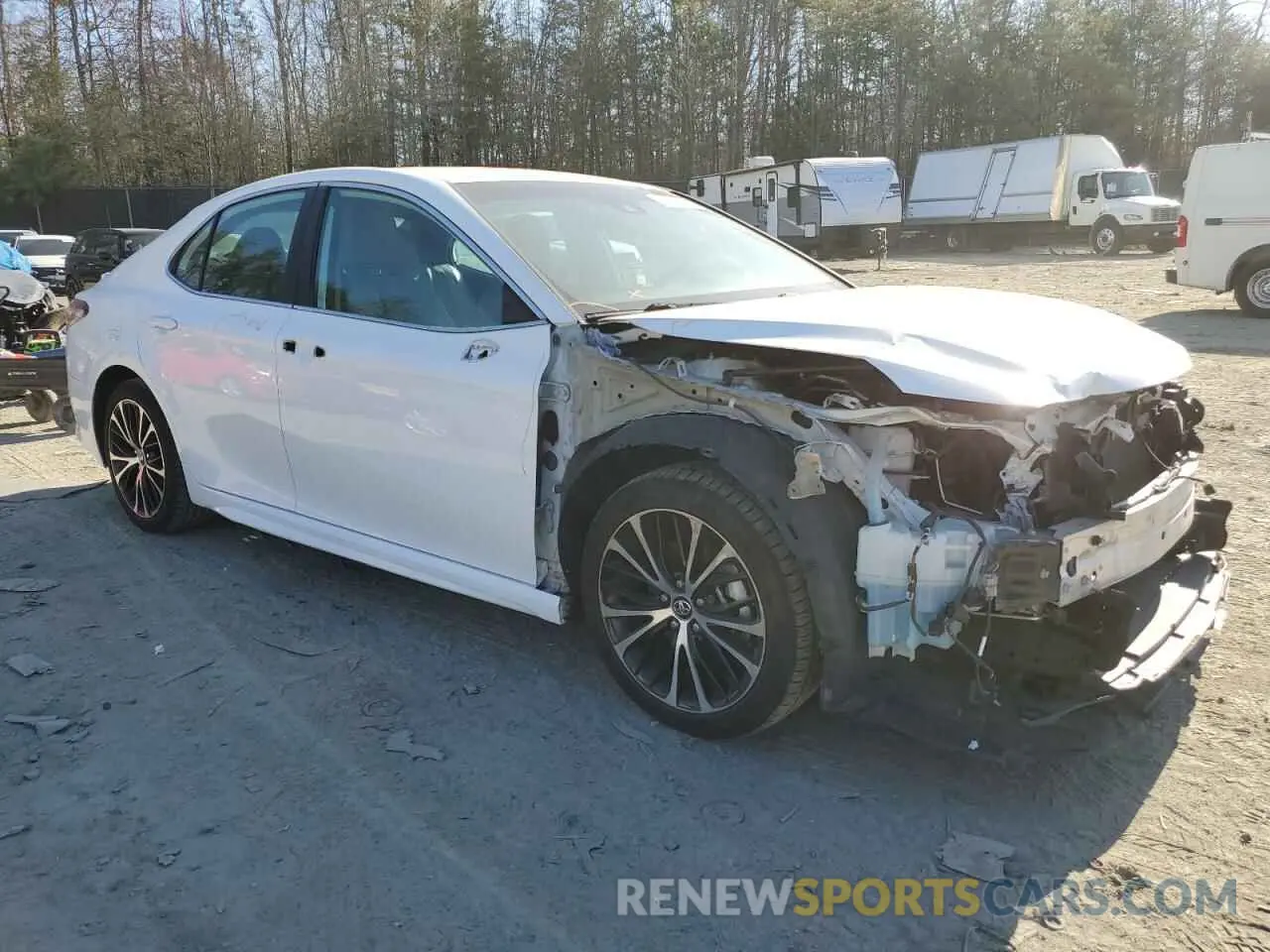 4 Фотография поврежденного автомобиля 4T1G11AK4LU886642 TOYOTA CAMRY 2020