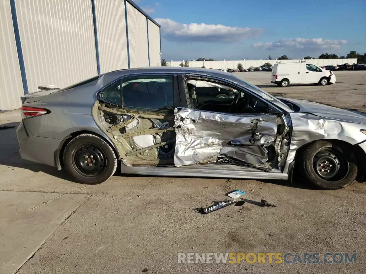 9 Photograph of a damaged car 4T1G11AK4LU887290 TOYOTA CAMRY 2020