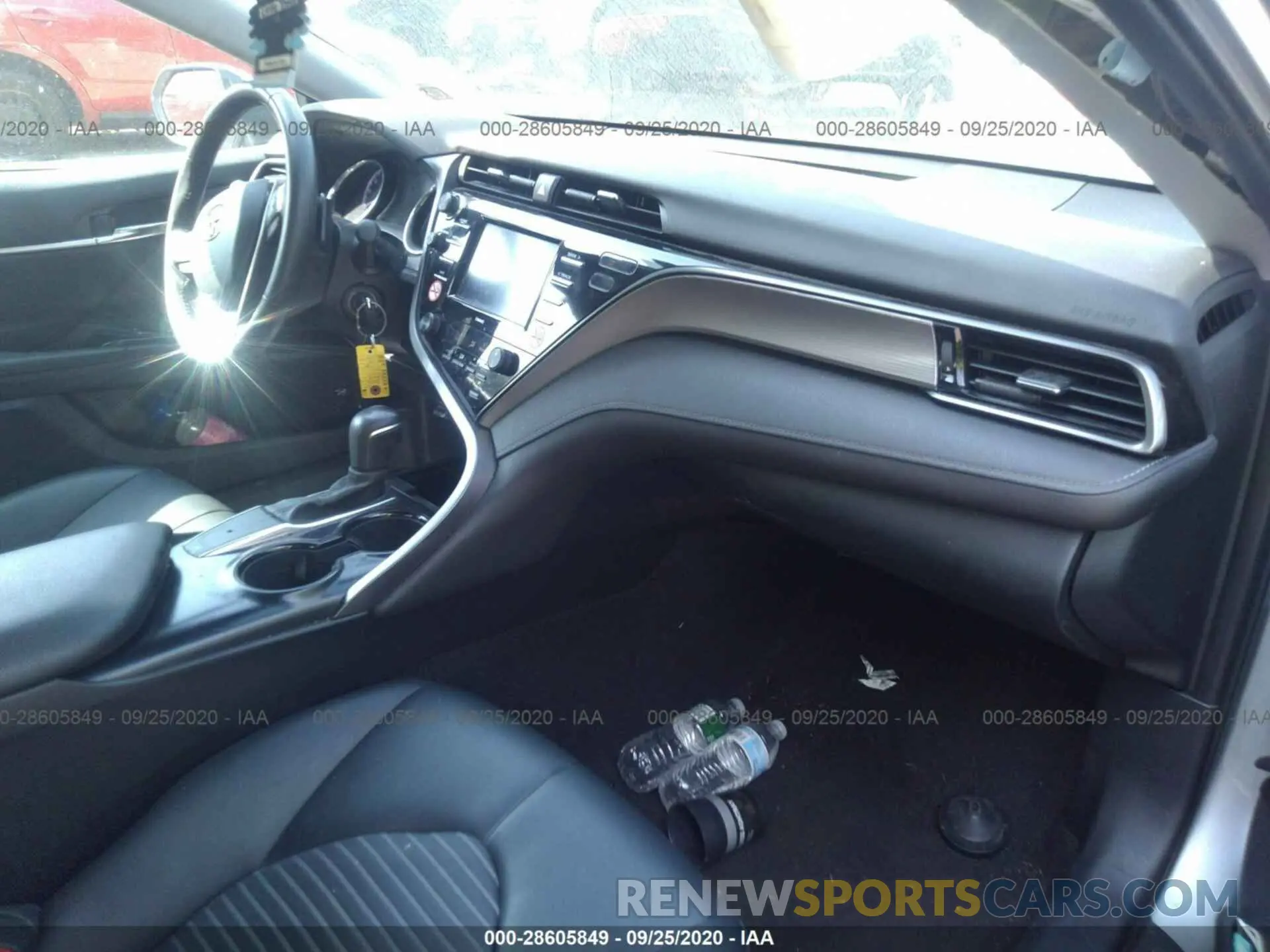 5 Photograph of a damaged car 4T1G11AK4LU906971 TOYOTA CAMRY 2020