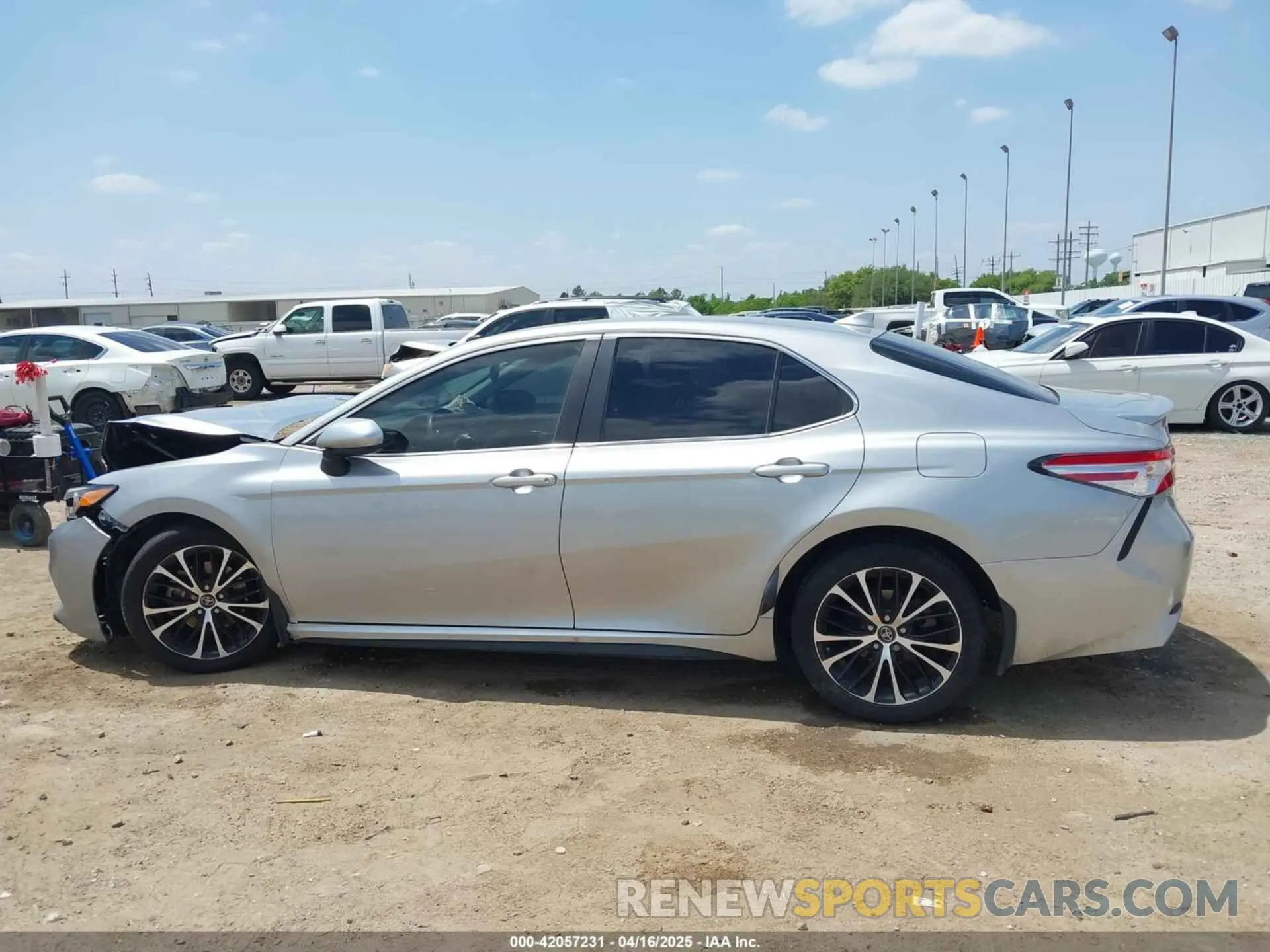 14 Photograph of a damaged car 4T1G11AK4LU916836 TOYOTA CAMRY 2020