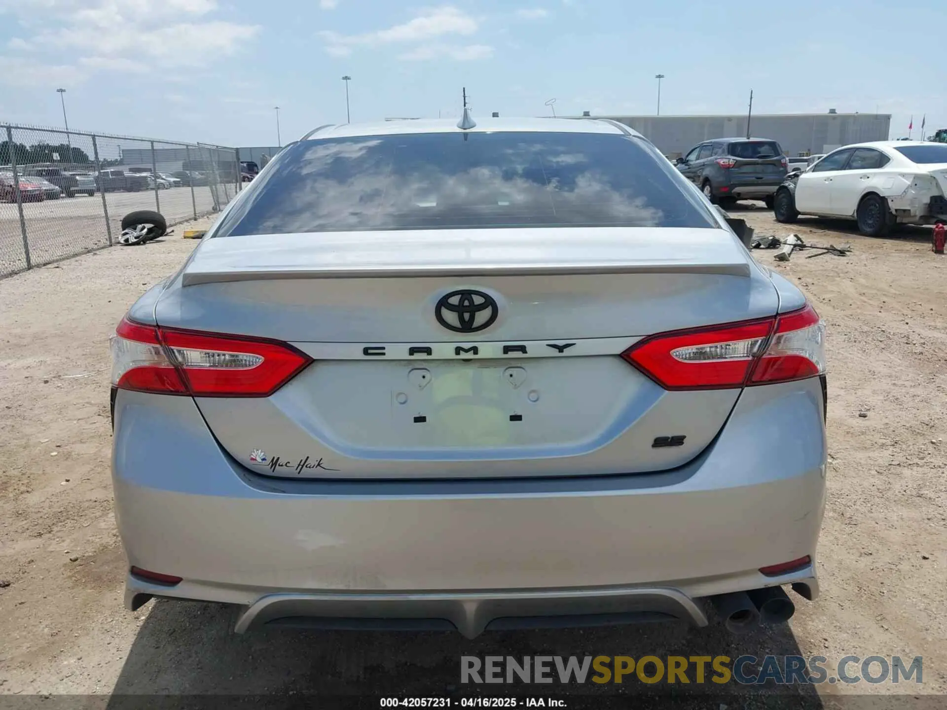 16 Photograph of a damaged car 4T1G11AK4LU916836 TOYOTA CAMRY 2020
