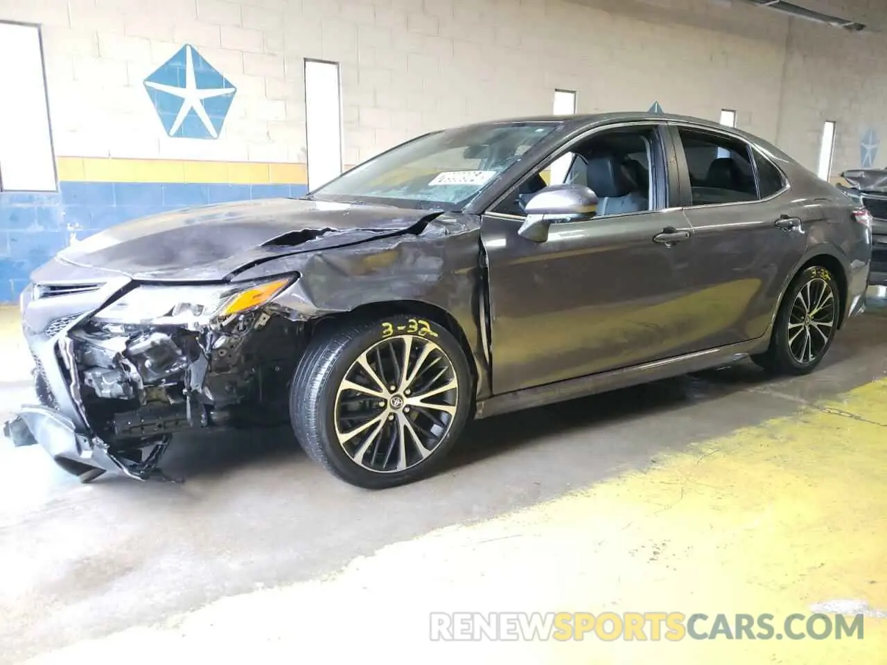 1 Photograph of a damaged car 4T1G11AK4LU927738 TOYOTA CAMRY 2020