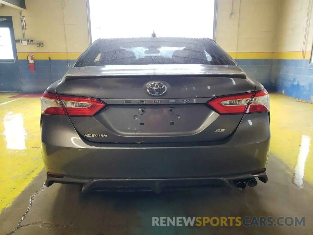 6 Photograph of a damaged car 4T1G11AK4LU927738 TOYOTA CAMRY 2020