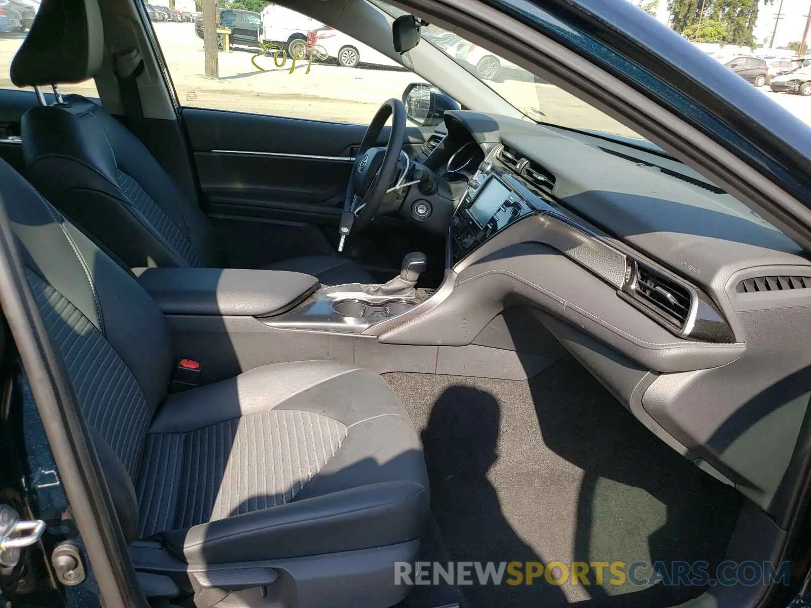 5 Photograph of a damaged car 4T1G11AK4LU942367 TOYOTA CAMRY 2020