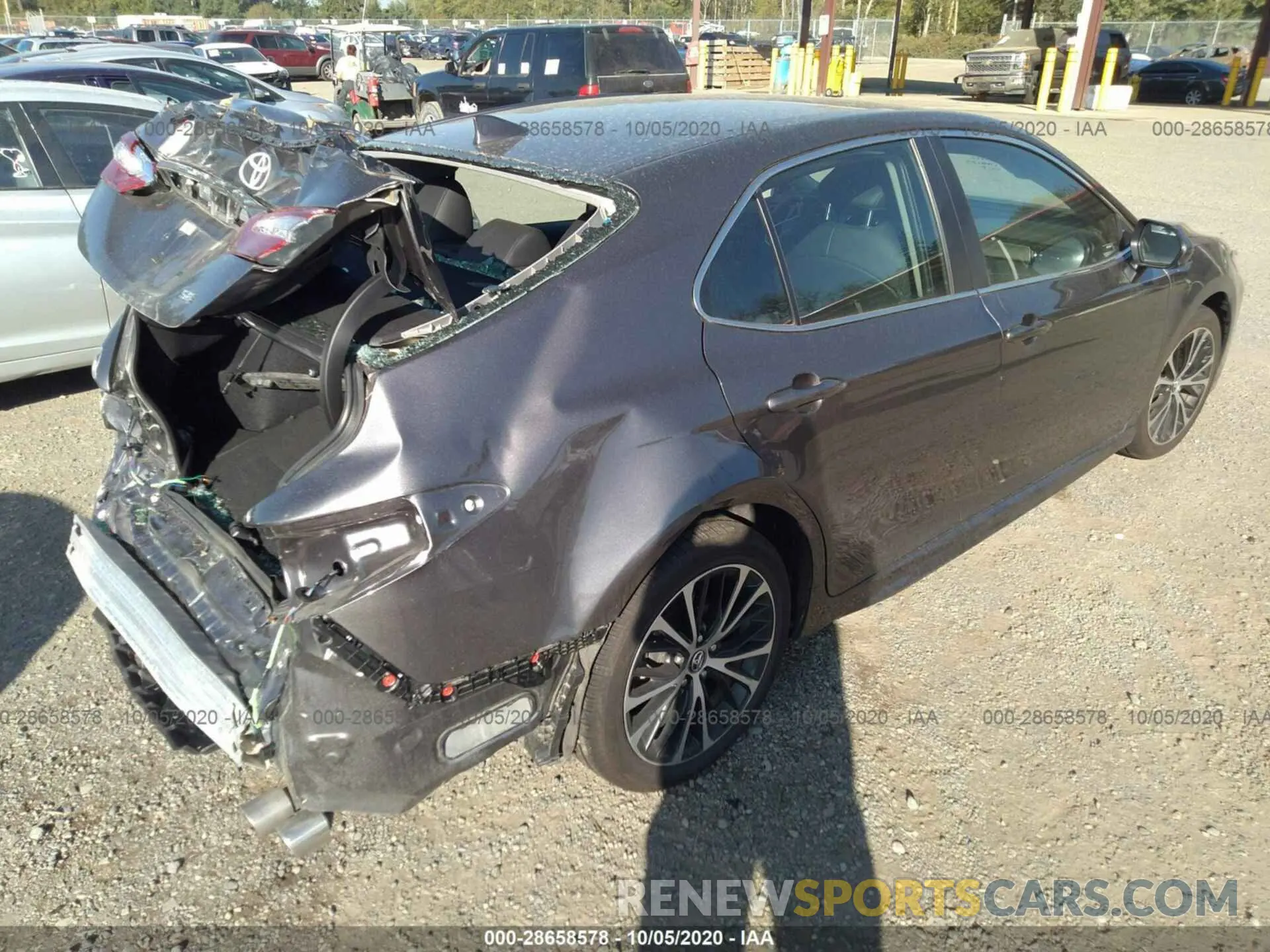 4 Photograph of a damaged car 4T1G11AK4LU943065 TOYOTA CAMRY 2020