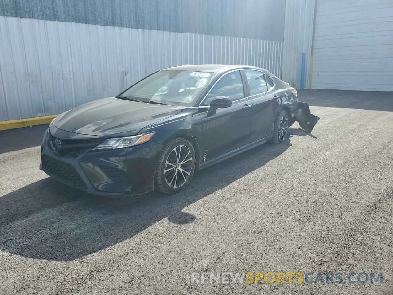1 Фотография поврежденного автомобиля 4T1G11AK4LU945270 TOYOTA CAMRY 2020
