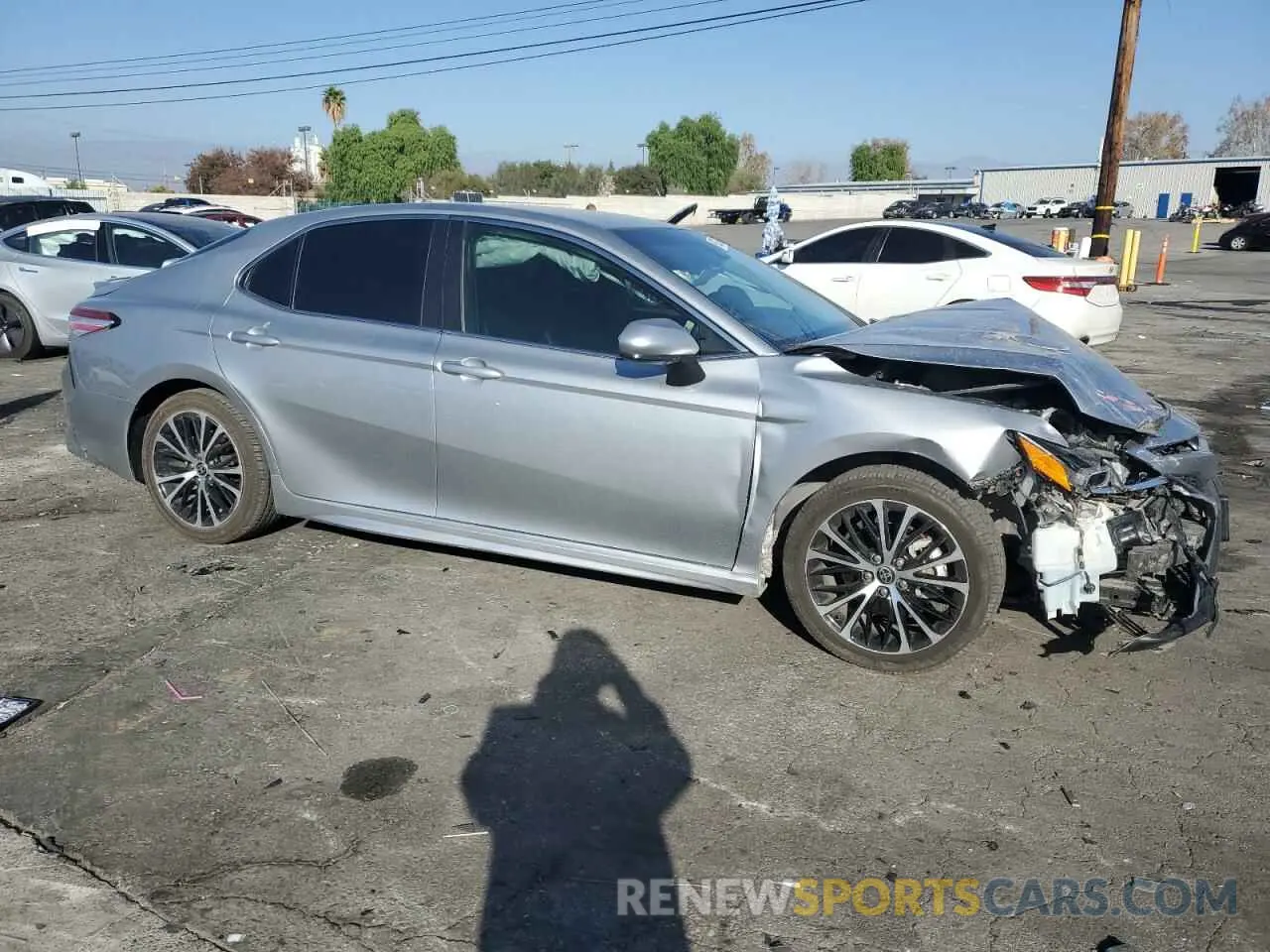 4 Photograph of a damaged car 4T1G11AK4LU951960 TOYOTA CAMRY 2020
