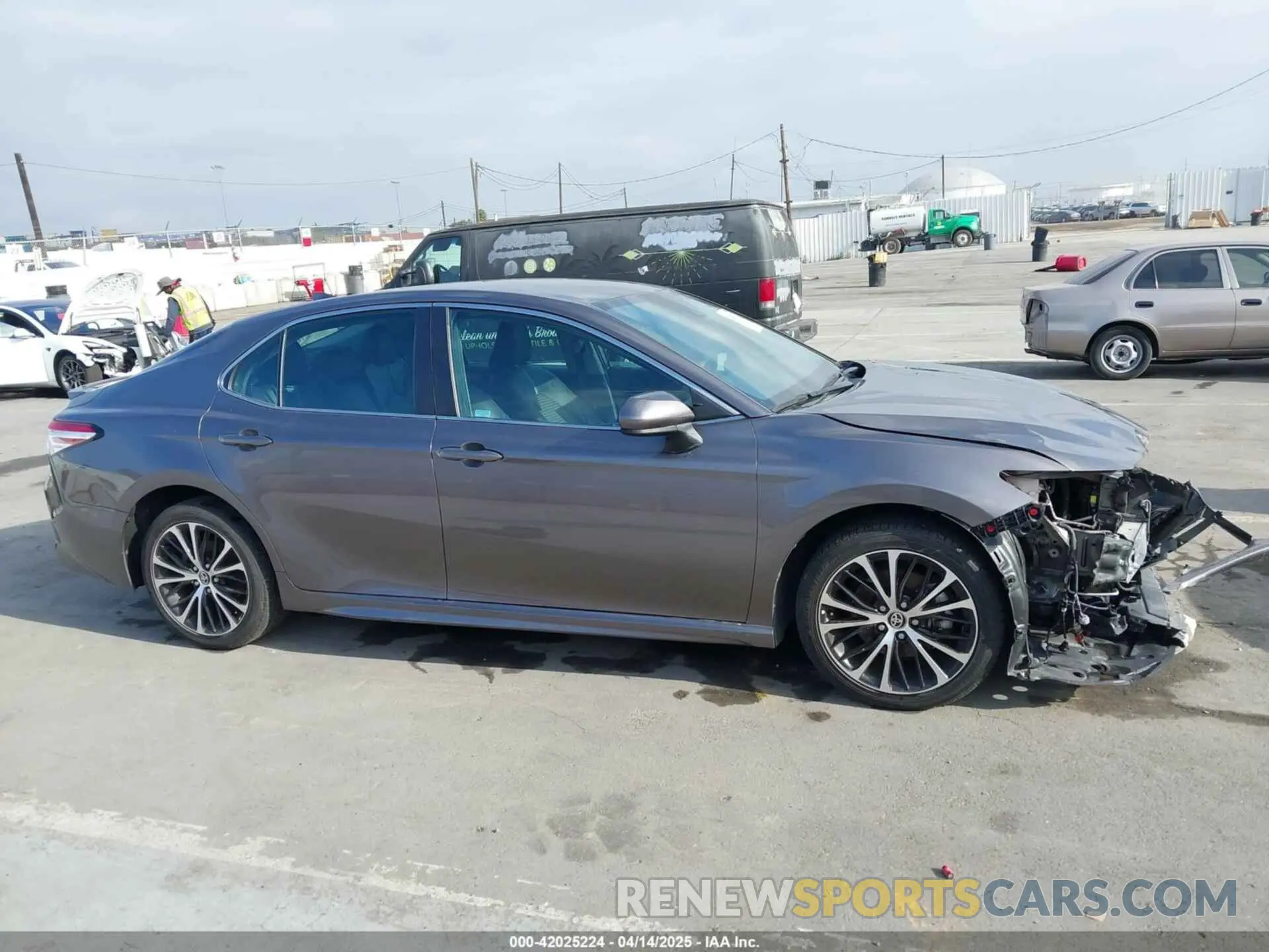 13 Фотография поврежденного автомобиля 4T1G11AK4LU963381 TOYOTA CAMRY 2020