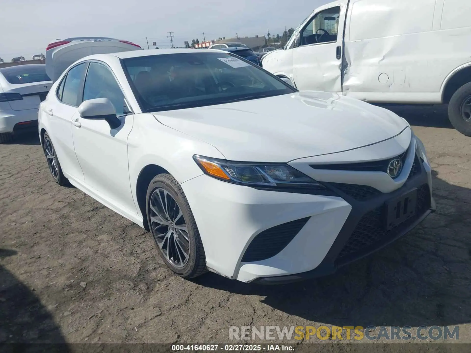 1 Photograph of a damaged car 4T1G11AK4LU973926 TOYOTA CAMRY 2020
