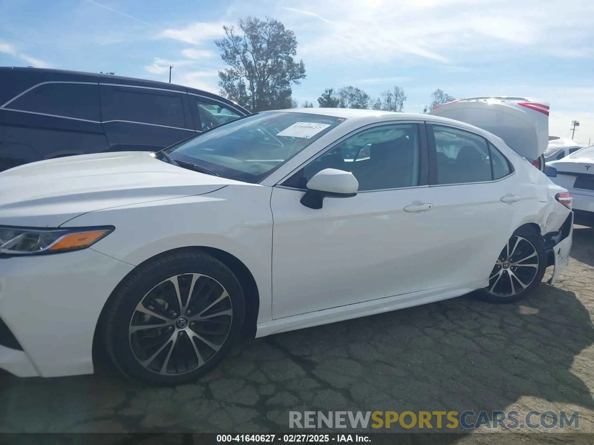 14 Photograph of a damaged car 4T1G11AK4LU973926 TOYOTA CAMRY 2020