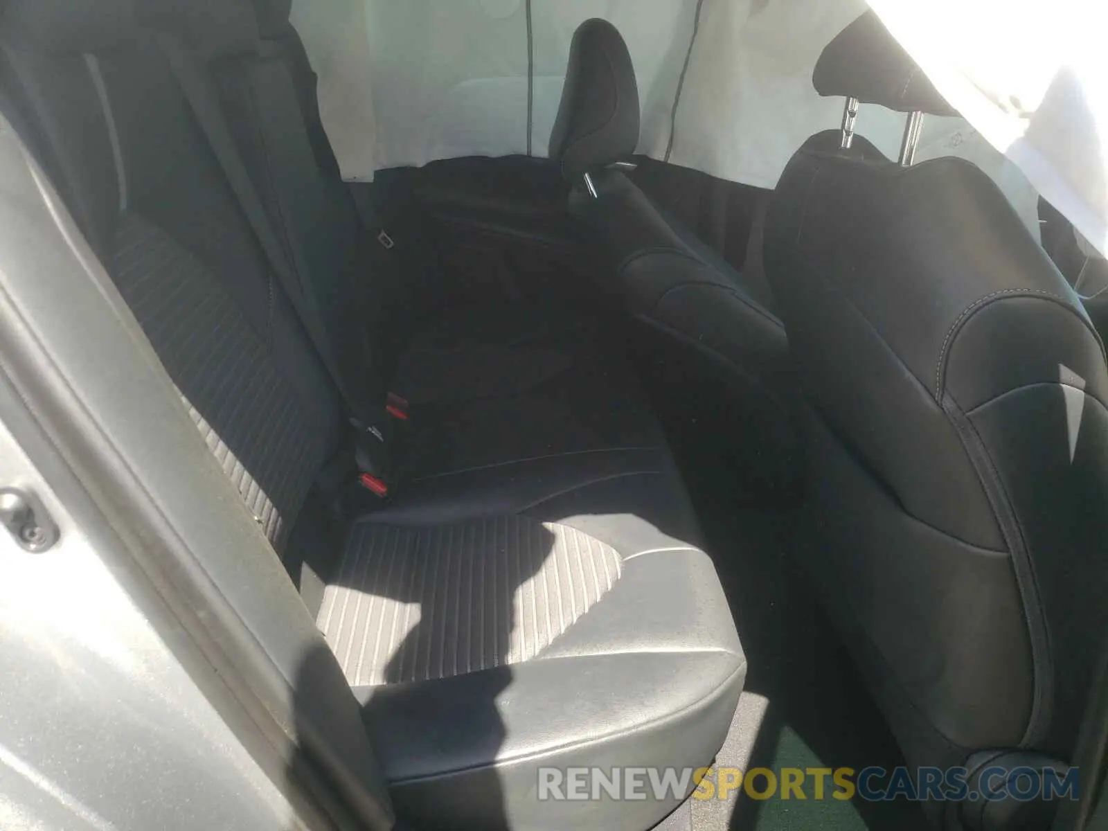 6 Photograph of a damaged car 4T1G11AK4LU991830 TOYOTA CAMRY 2020