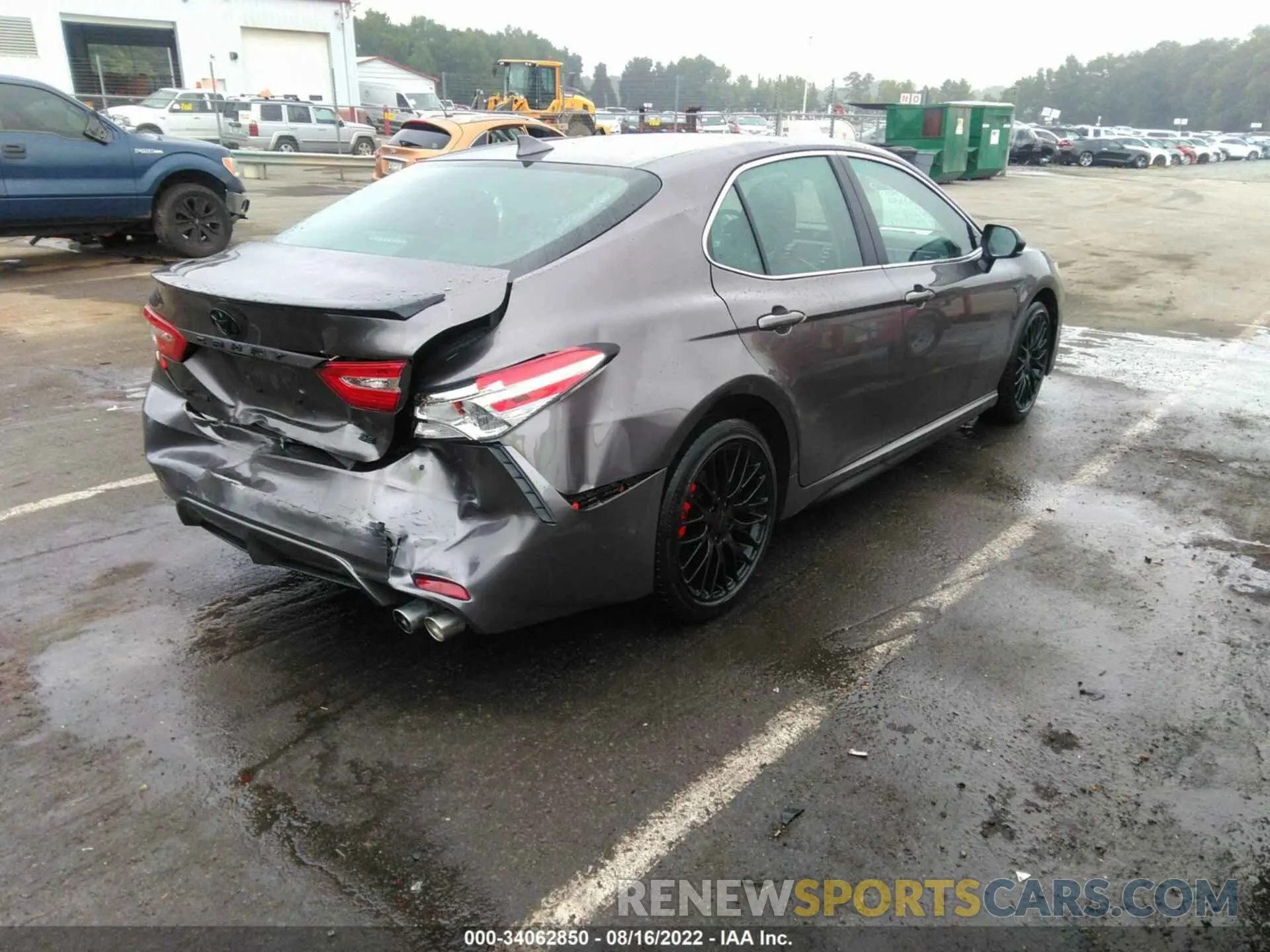4 Фотография поврежденного автомобиля 4T1G11AK4LU998440 TOYOTA CAMRY 2020