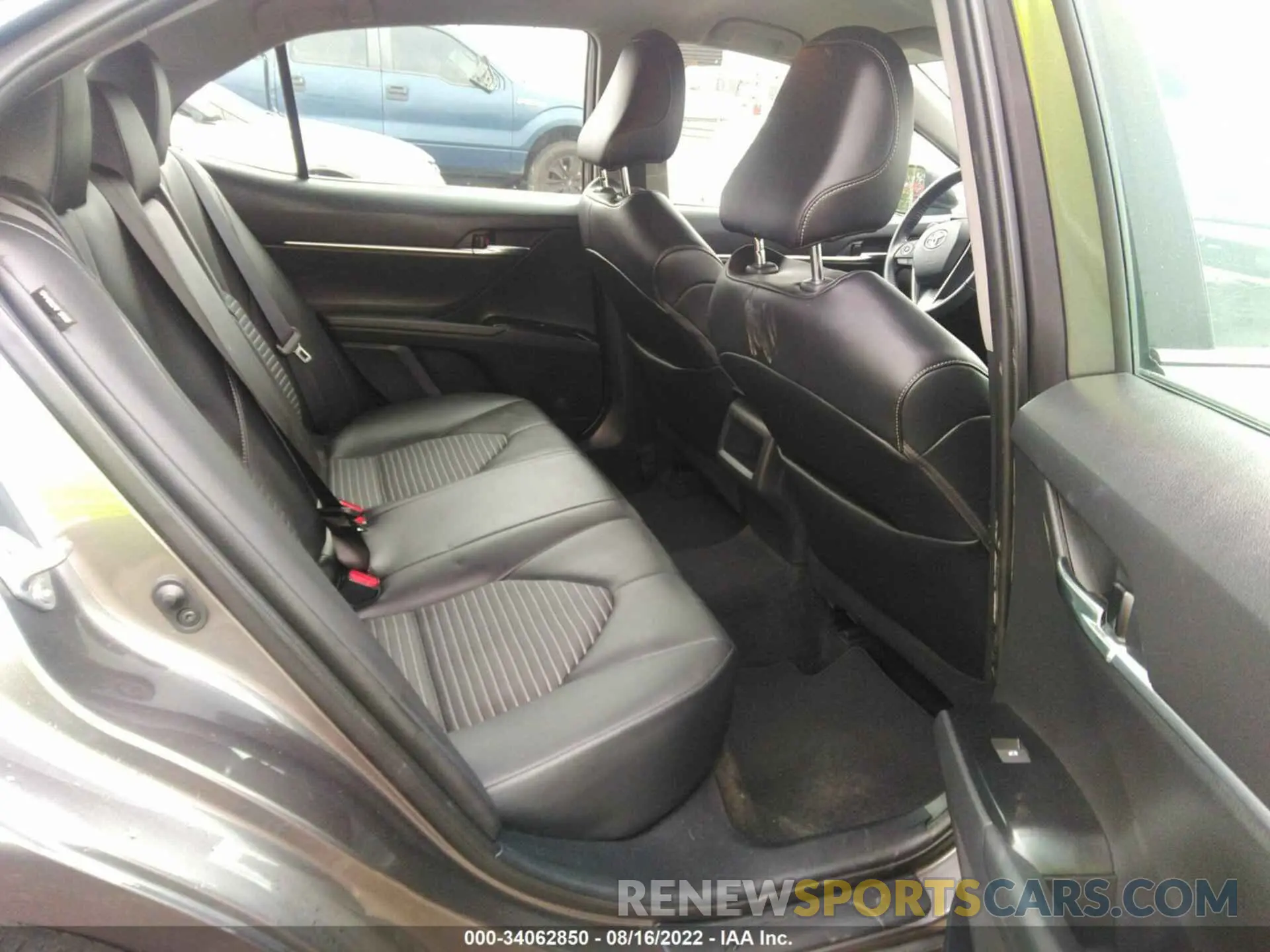 8 Фотография поврежденного автомобиля 4T1G11AK4LU998440 TOYOTA CAMRY 2020
