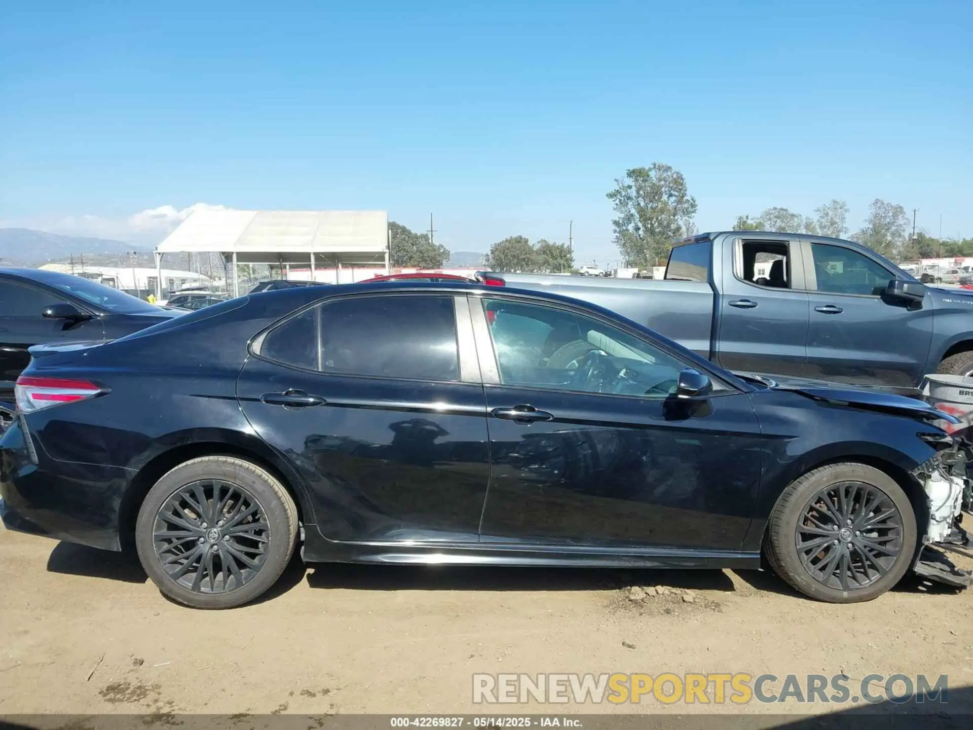 14 Фотография поврежденного автомобиля 4T1G11AK5LU309456 TOYOTA CAMRY 2020