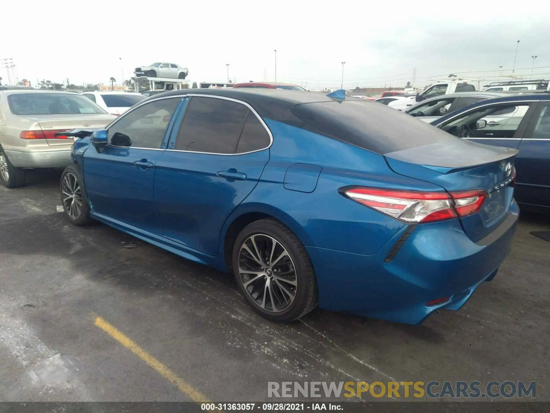 3 Фотография поврежденного автомобиля 4T1G11AK5LU317220 TOYOTA CAMRY 2020