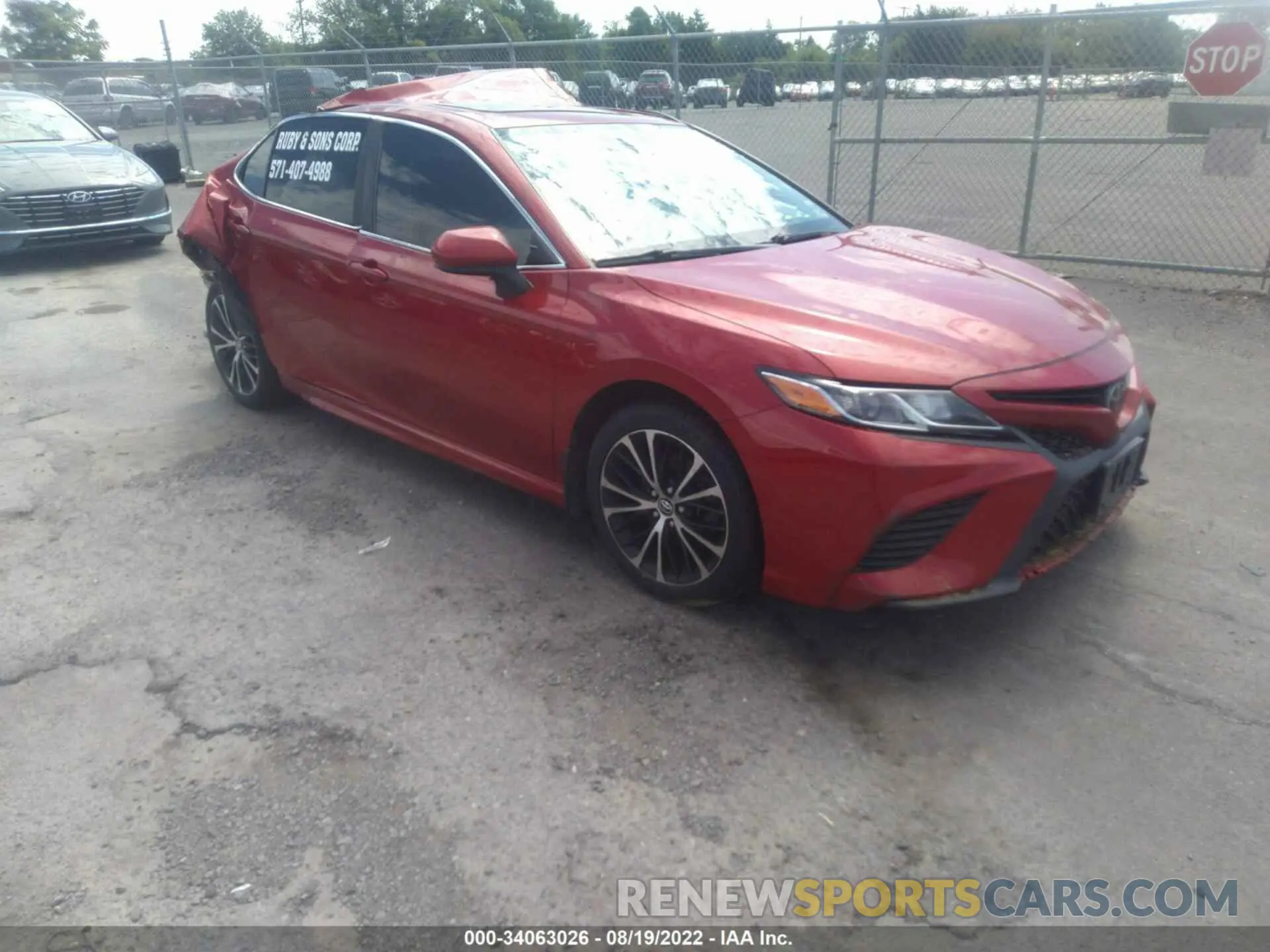 1 Photograph of a damaged car 4T1G11AK5LU332901 TOYOTA CAMRY 2020