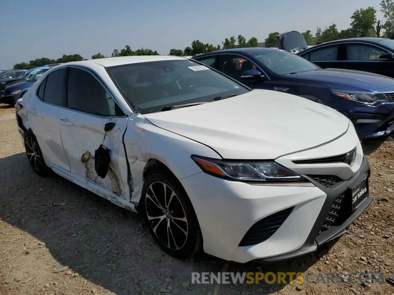 4 Photograph of a damaged car 4T1G11AK5LU347236 TOYOTA CAMRY 2020