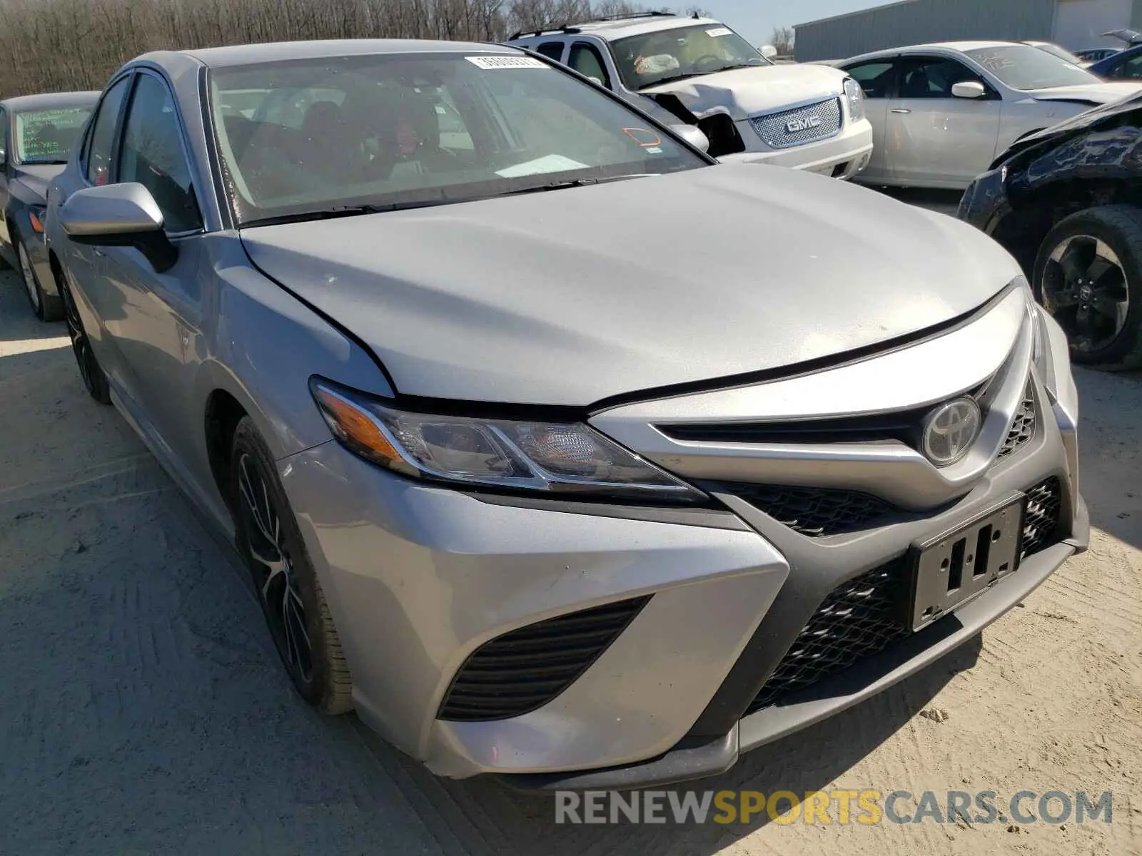 1 Photograph of a damaged car 4T1G11AK5LU350170 TOYOTA CAMRY 2020