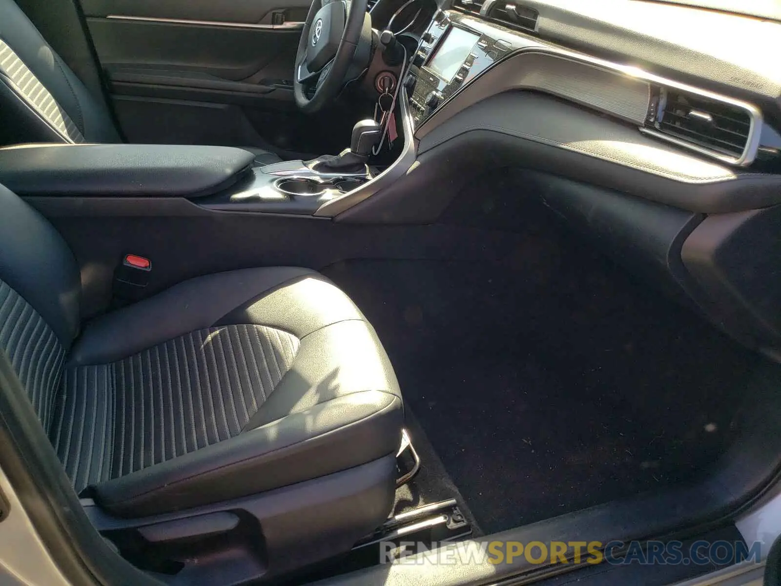 5 Photograph of a damaged car 4T1G11AK5LU350170 TOYOTA CAMRY 2020